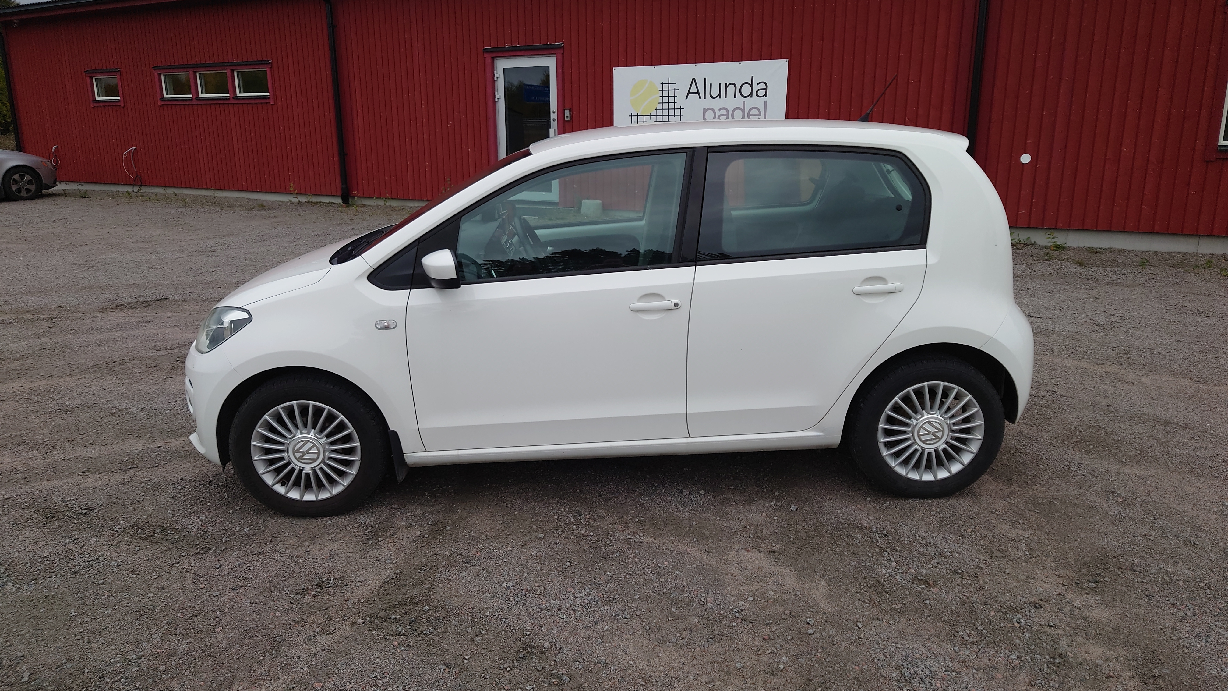 Volkswagen UP! 5-dörrar 1.0 MPI Manuell 2016, photo 3/10