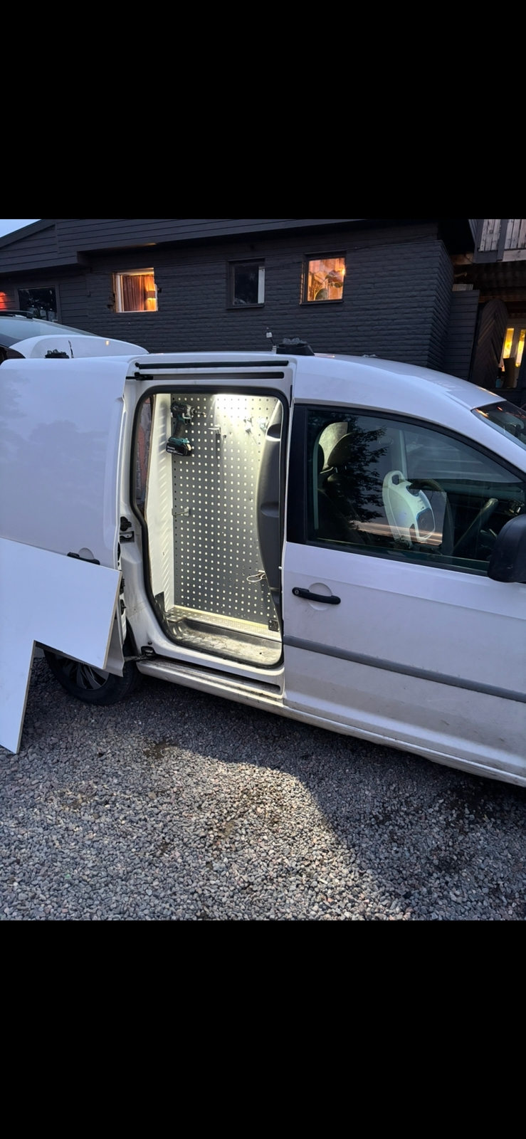 Volkswagen Caddy 2017, bild 2/4