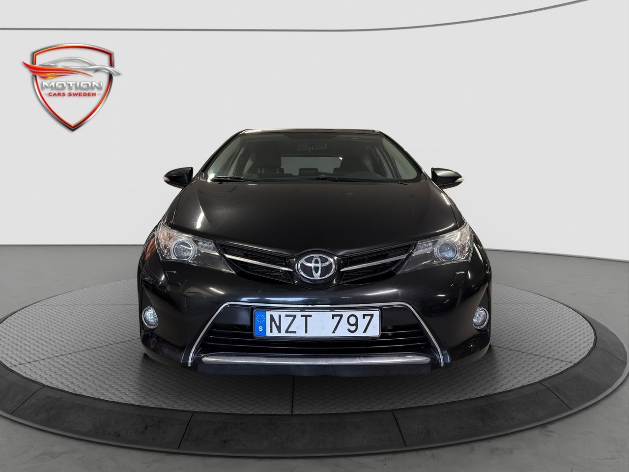 Toyota Auris 2013, photo 2/10