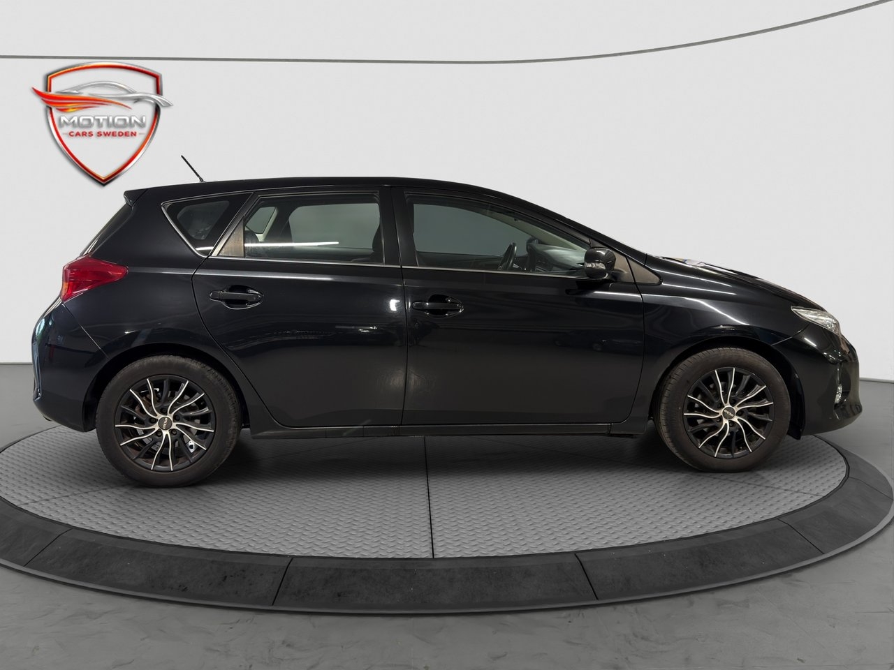 Toyota Auris 2013, photo 4/10