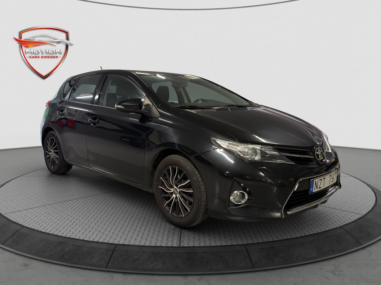 Toyota Auris 2013, photo 3/10
