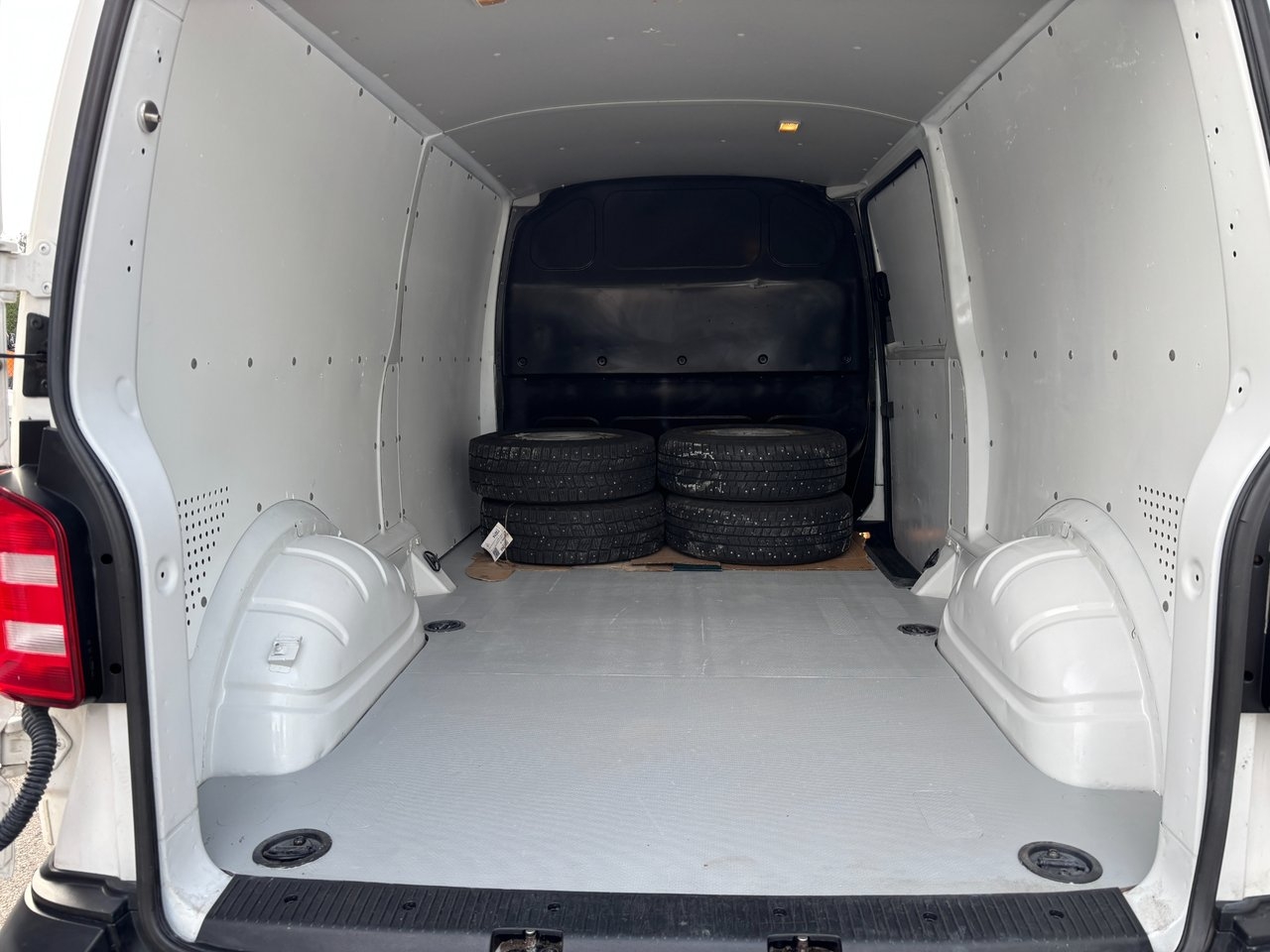 Volkswagen Transporter 2019, kuva 6/10