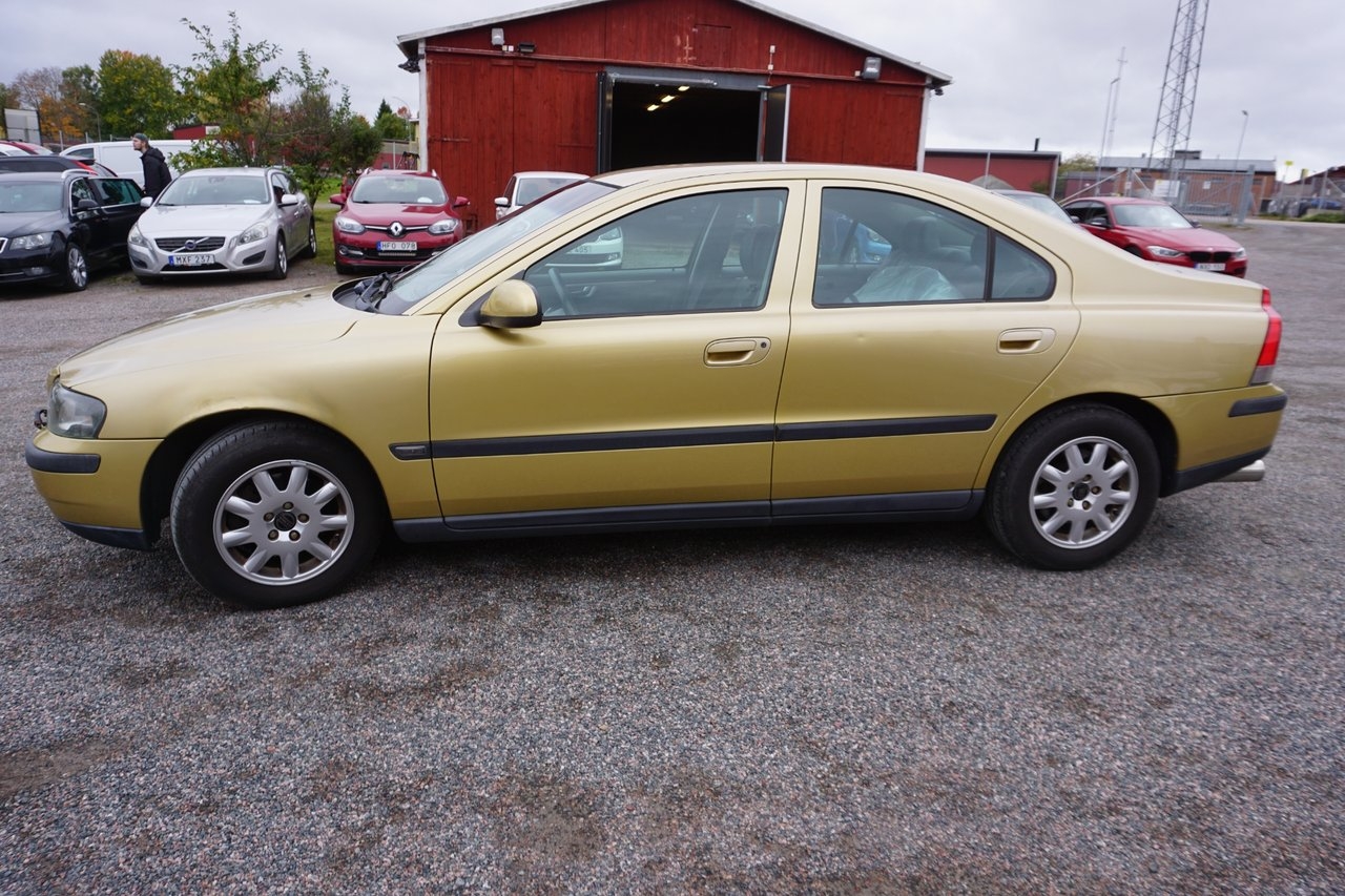 Volvo S60 2.4 Business 170hk 2002, kuva 4/6