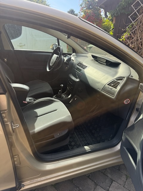 Citroen C4 1.6 HDiF Manuell 2006, photo 7/10