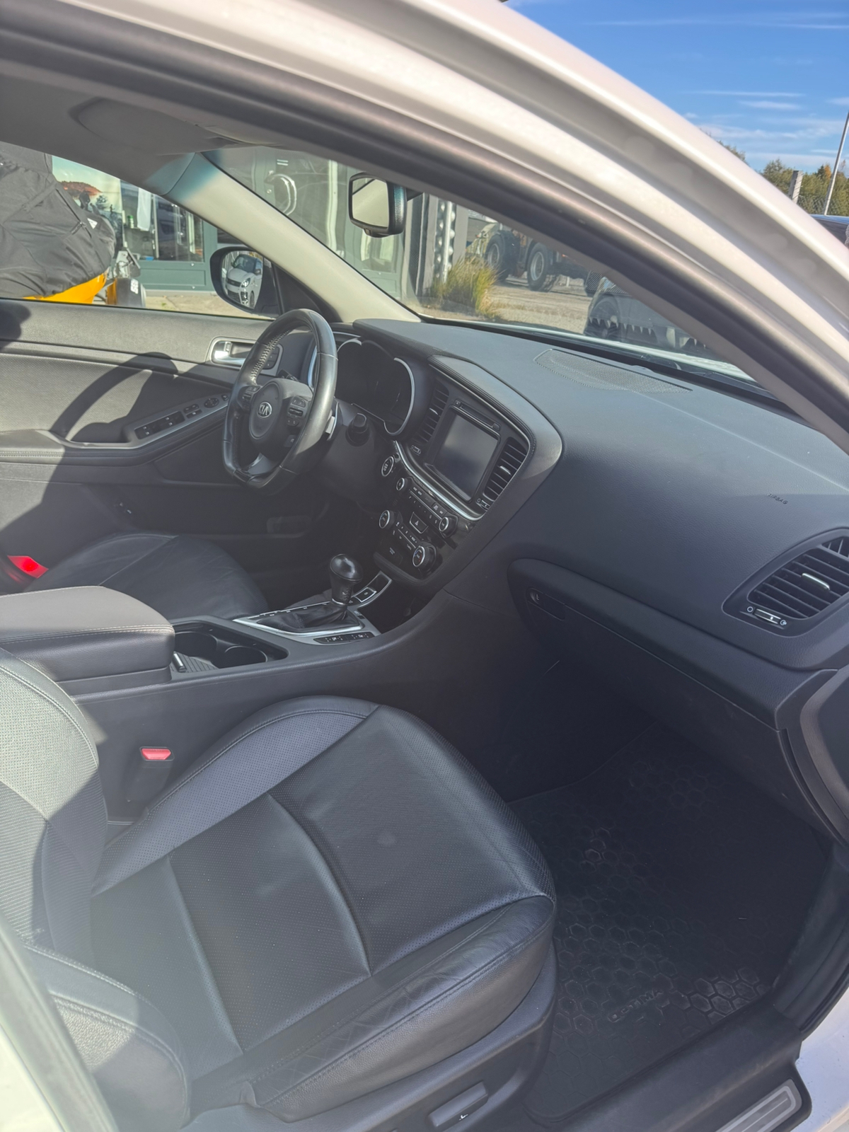 Kia Optima 1.7 CRDi Automatisk 2015, bild 3/5