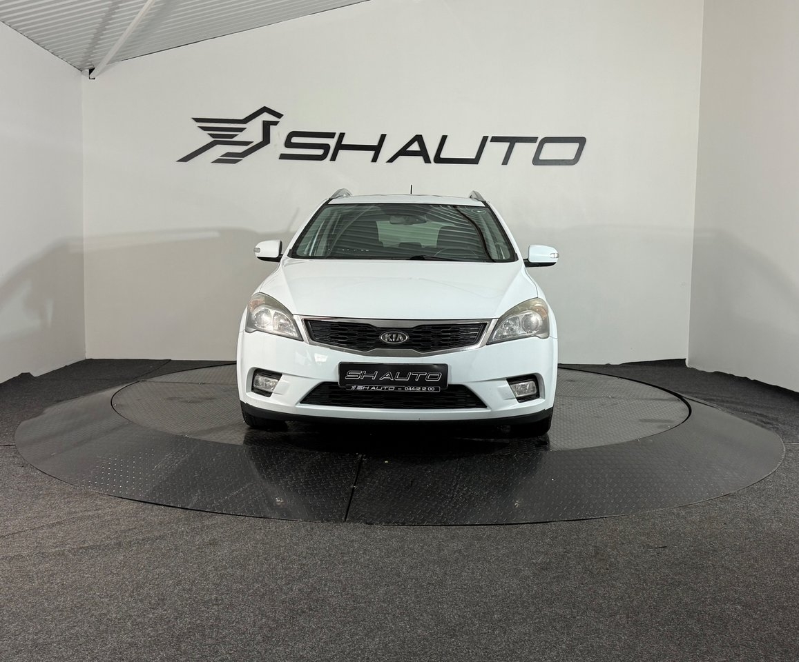 Kia Ceed cee'd_sw 1.6 CRDi ECO Euro 4 2010, bild 2/10