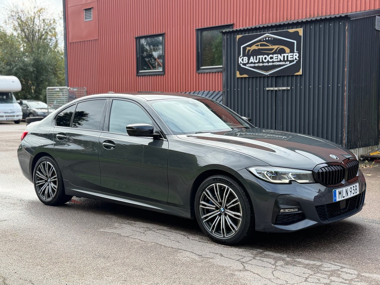 BMW 330