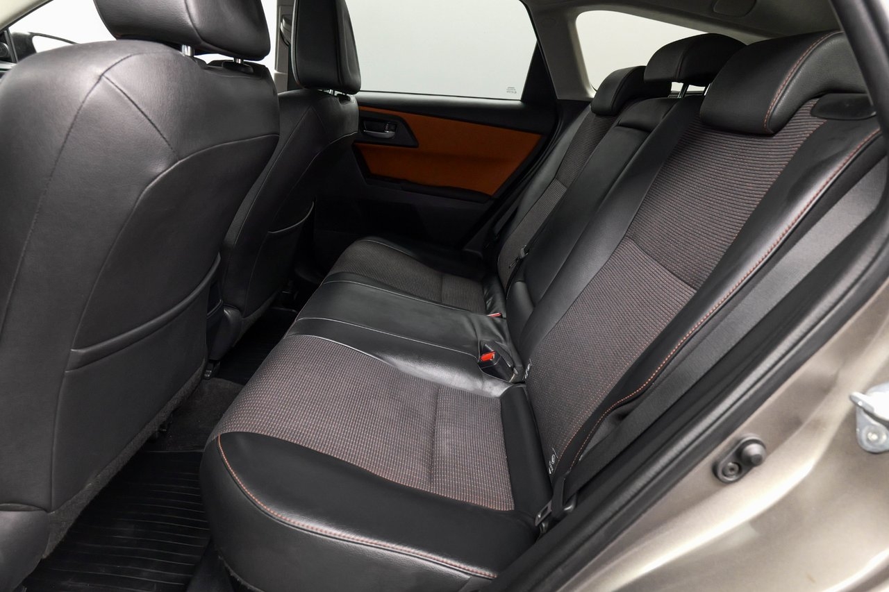 Toyota Auris 2017, photo 6/10