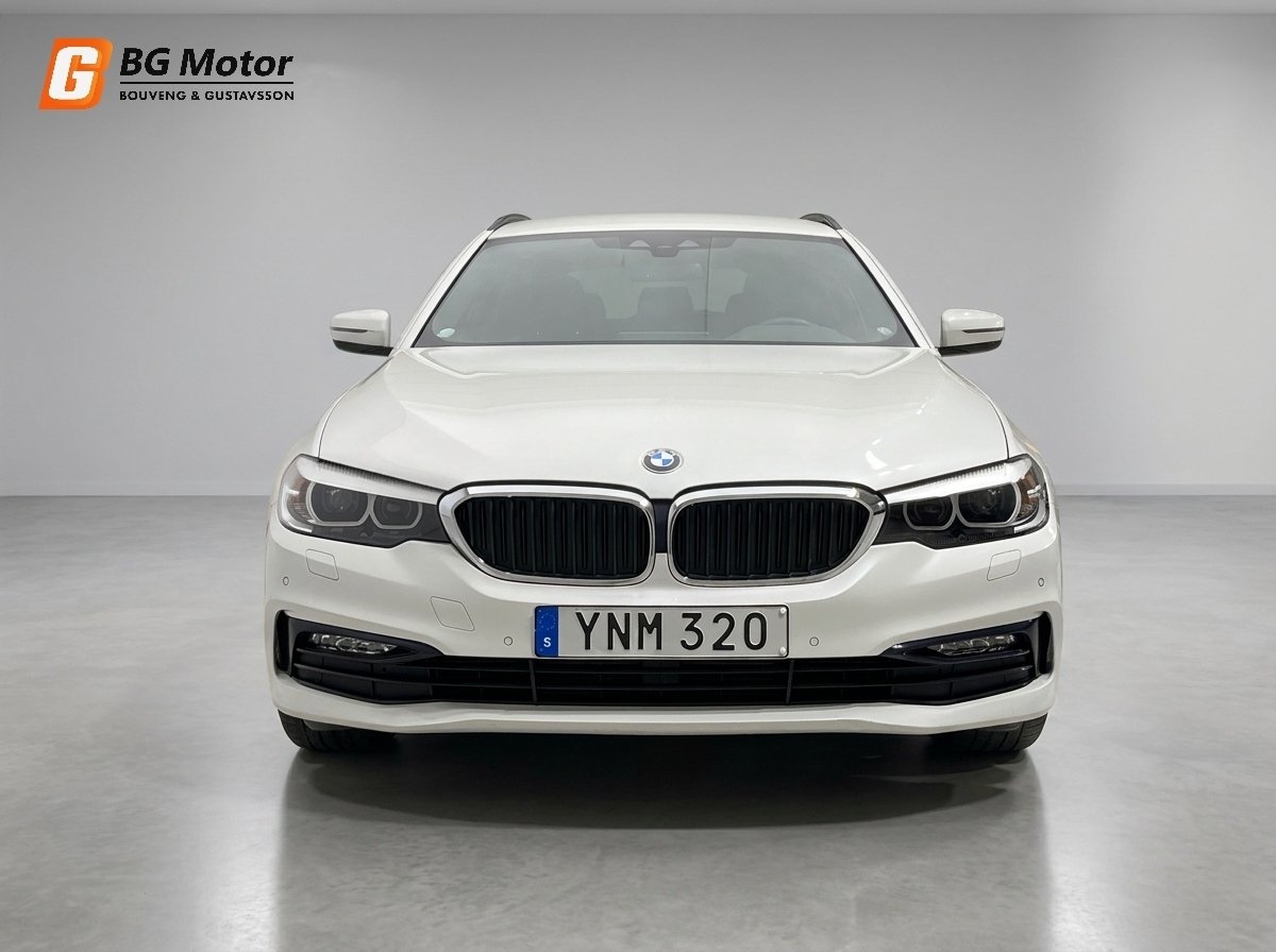 BMW 520 2018, photo 2/10