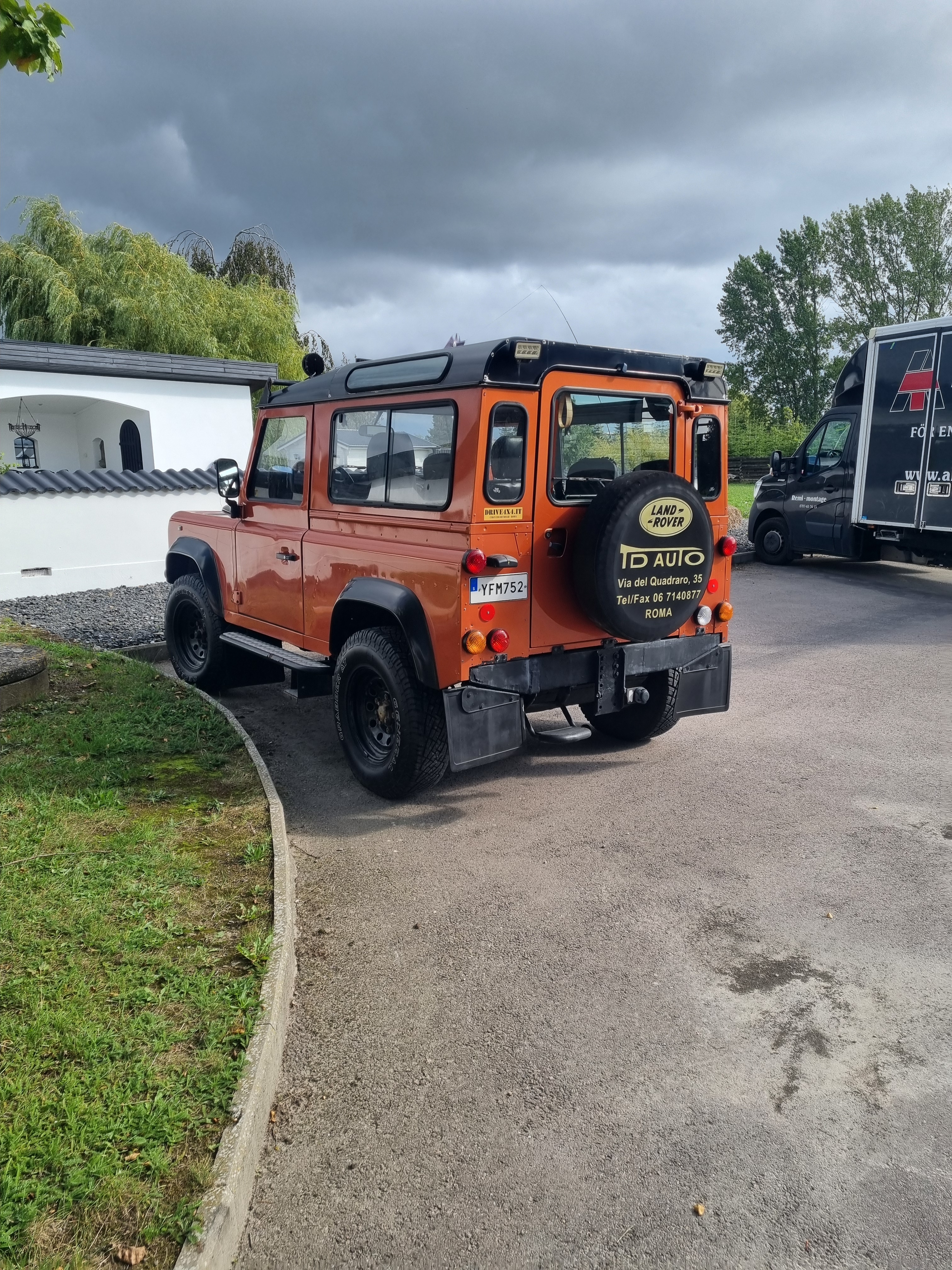 Land Rover Defender 1995, kuva 3/6
