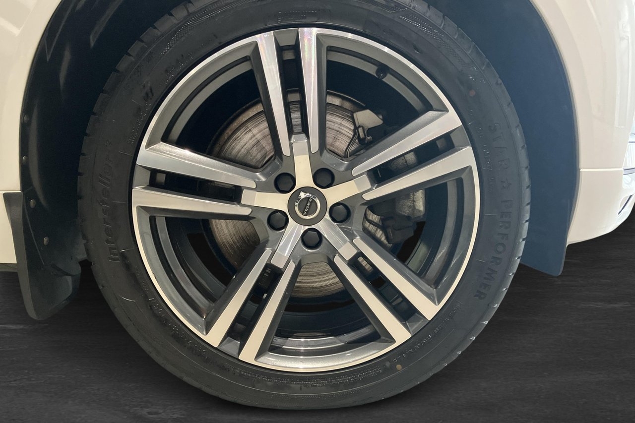 Volvo XC60 B5 Momentum 2021, bild 5/10