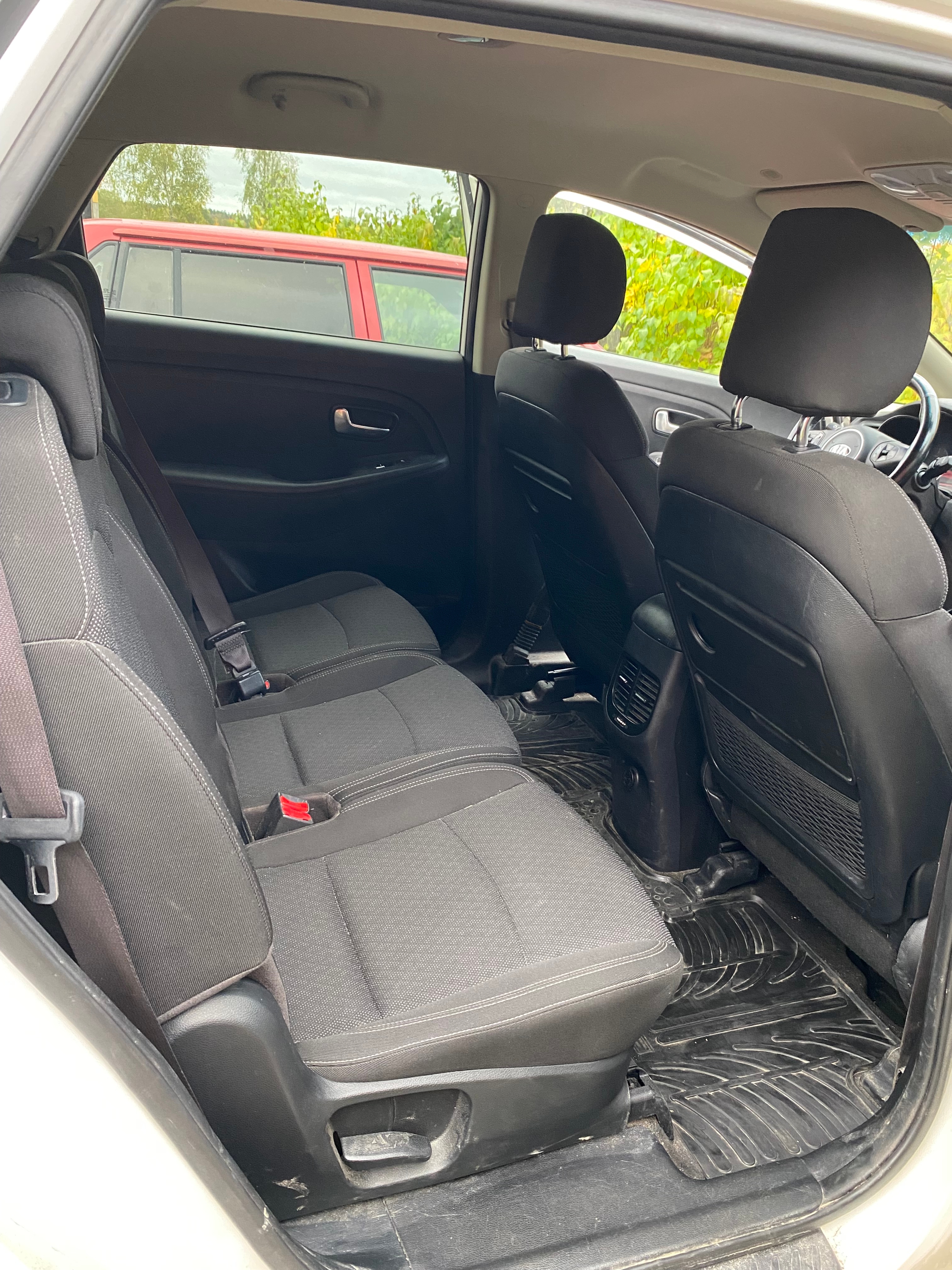 Kia Carens 1.7 VGT Manuell 2018, photo 7/10