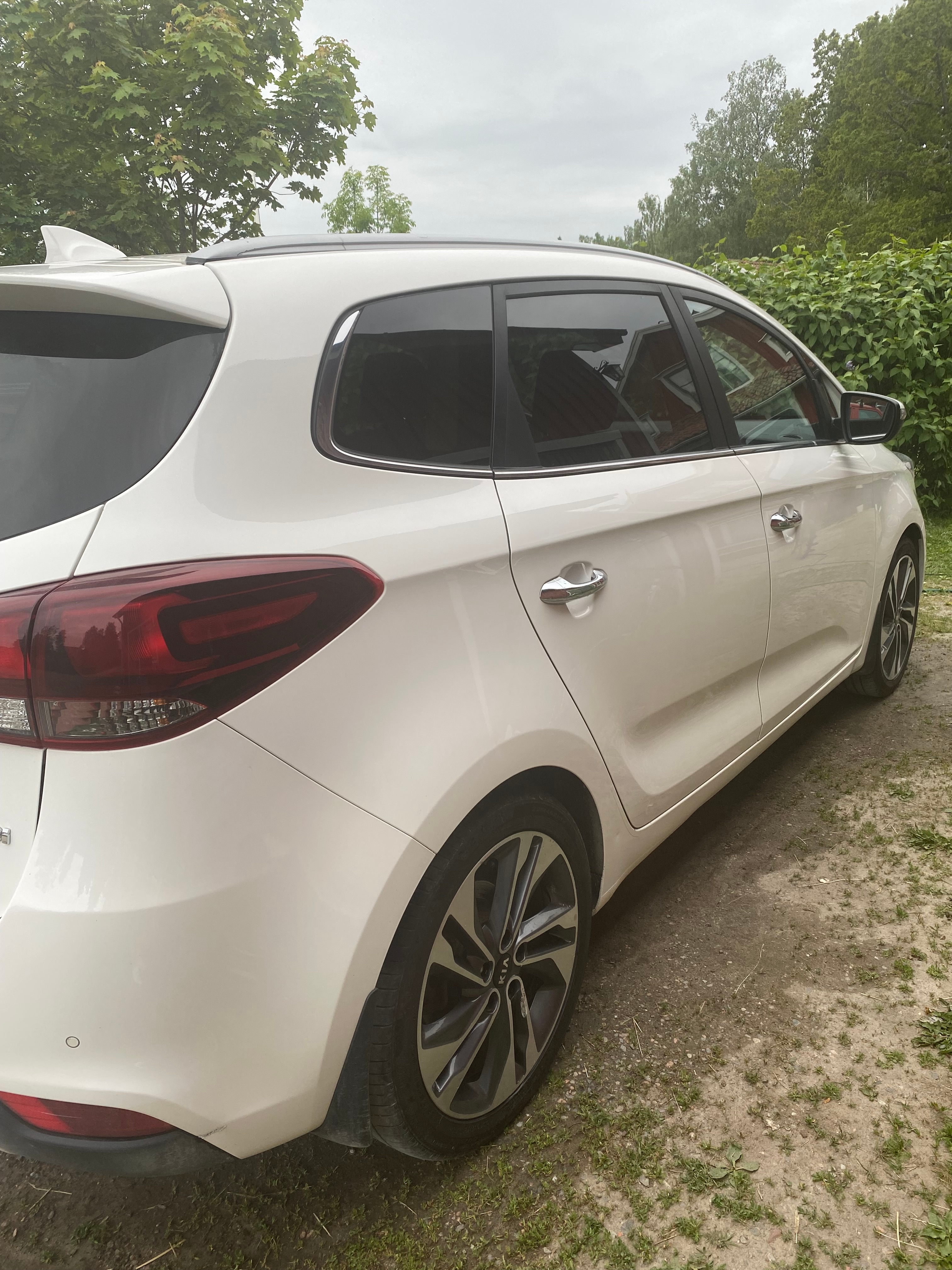 Kia Carens 1.7 VGT Manuell 2018, photo 4/10
