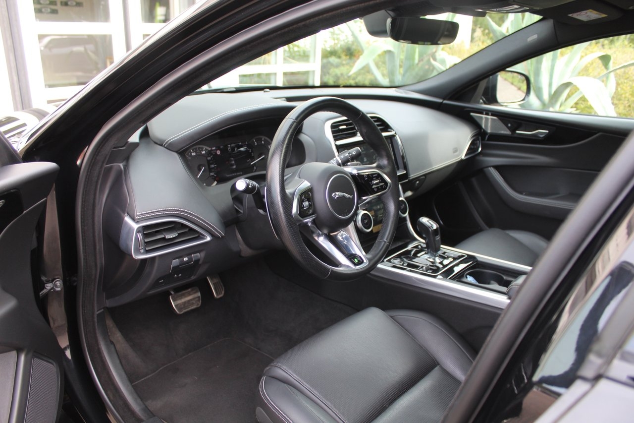 Jaguar XE 2023, bild 4/10