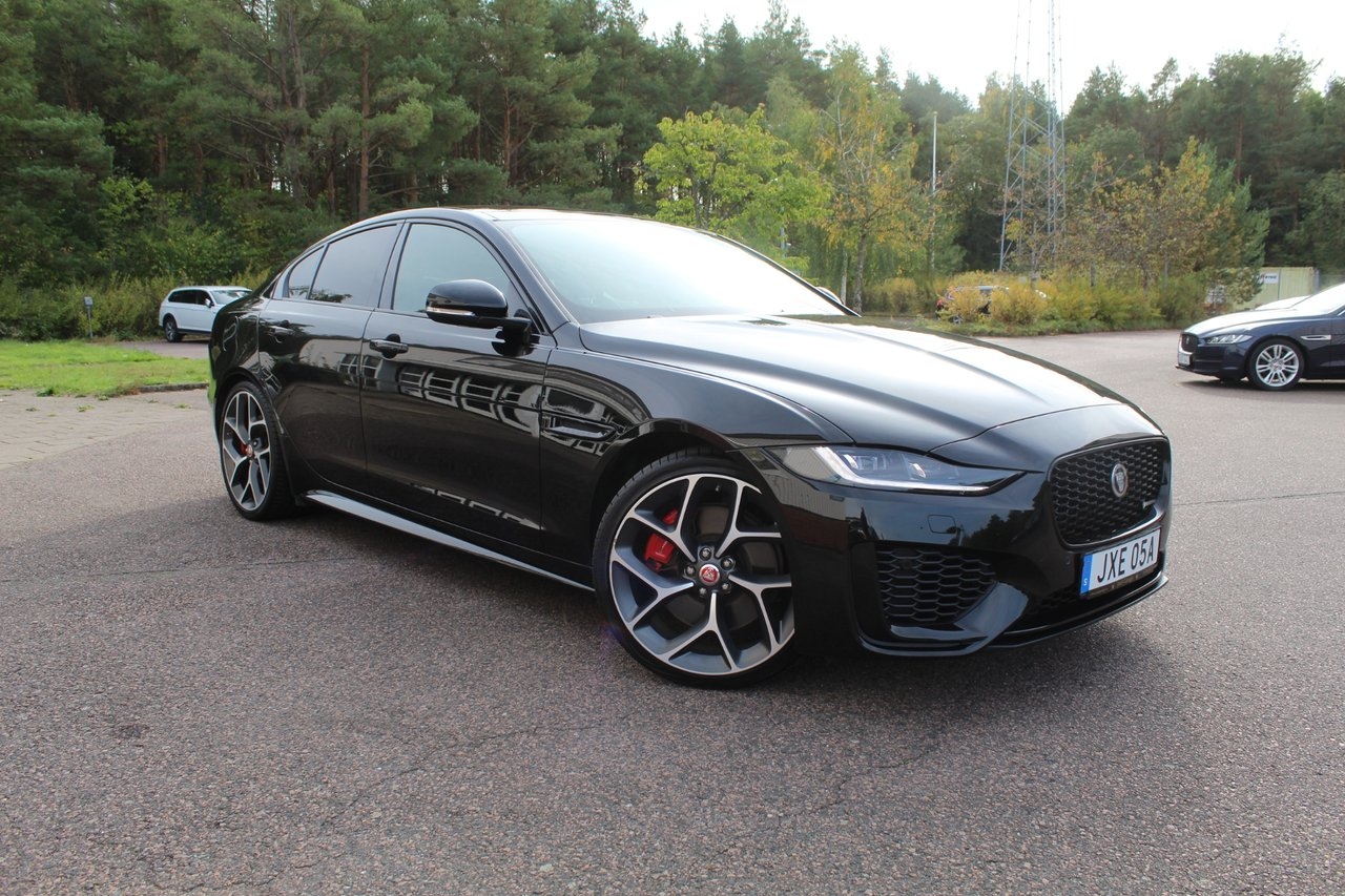 Jaguar XE 2023, bild 2/10