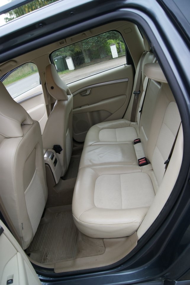 Volvo V70 D3 Momentum Euro 5 2012, photo 6/10