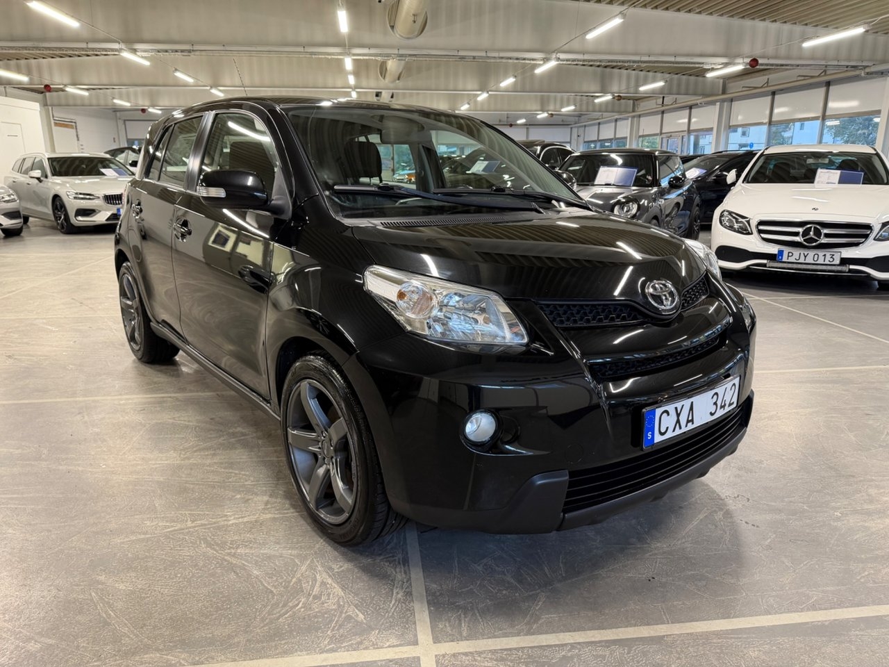 Toyota Urban Cruiser 1.33 Dual VVT-i 2009, bild 2/10