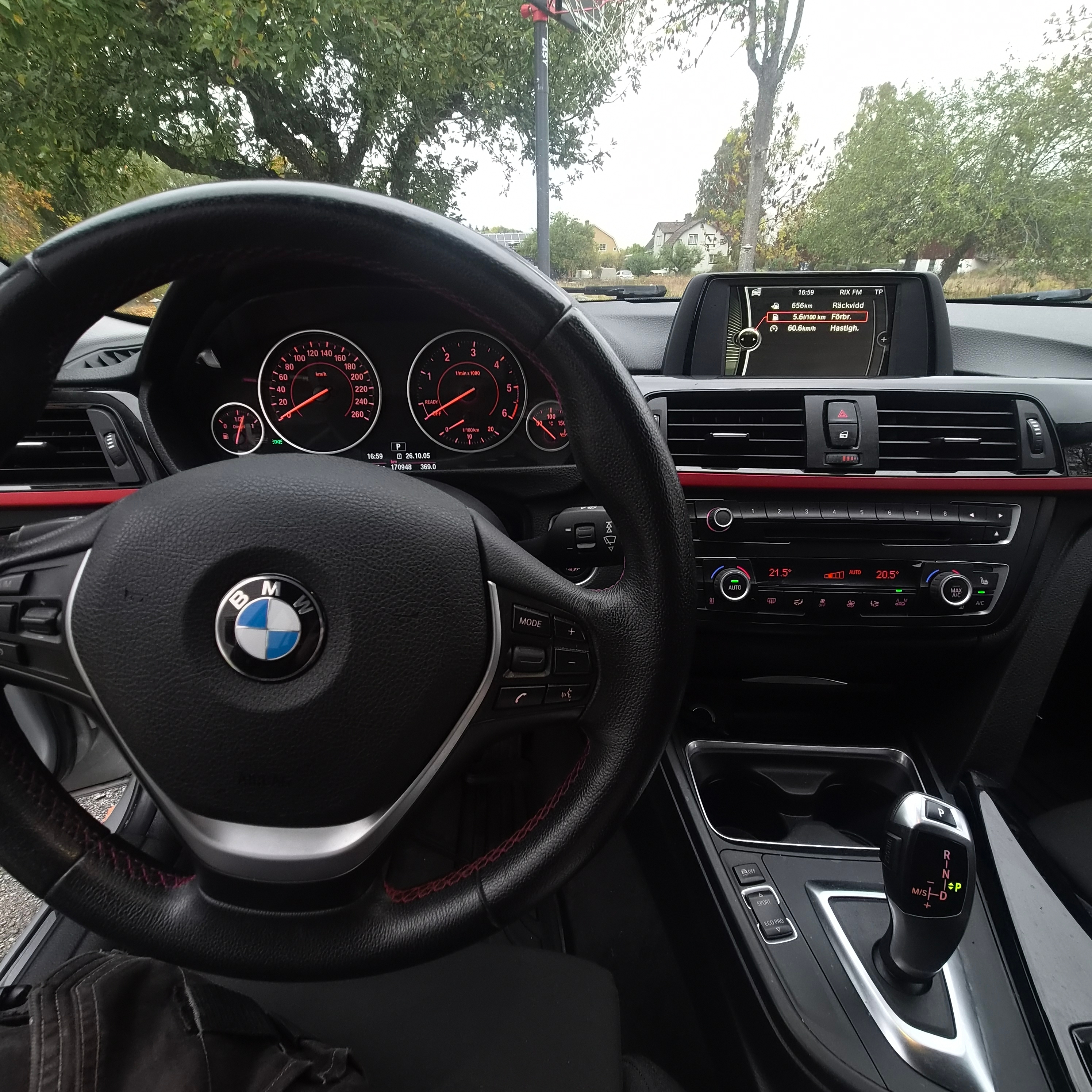 BMW 320 d xDrive Touring Steptronic 2014, kuva 5/6
