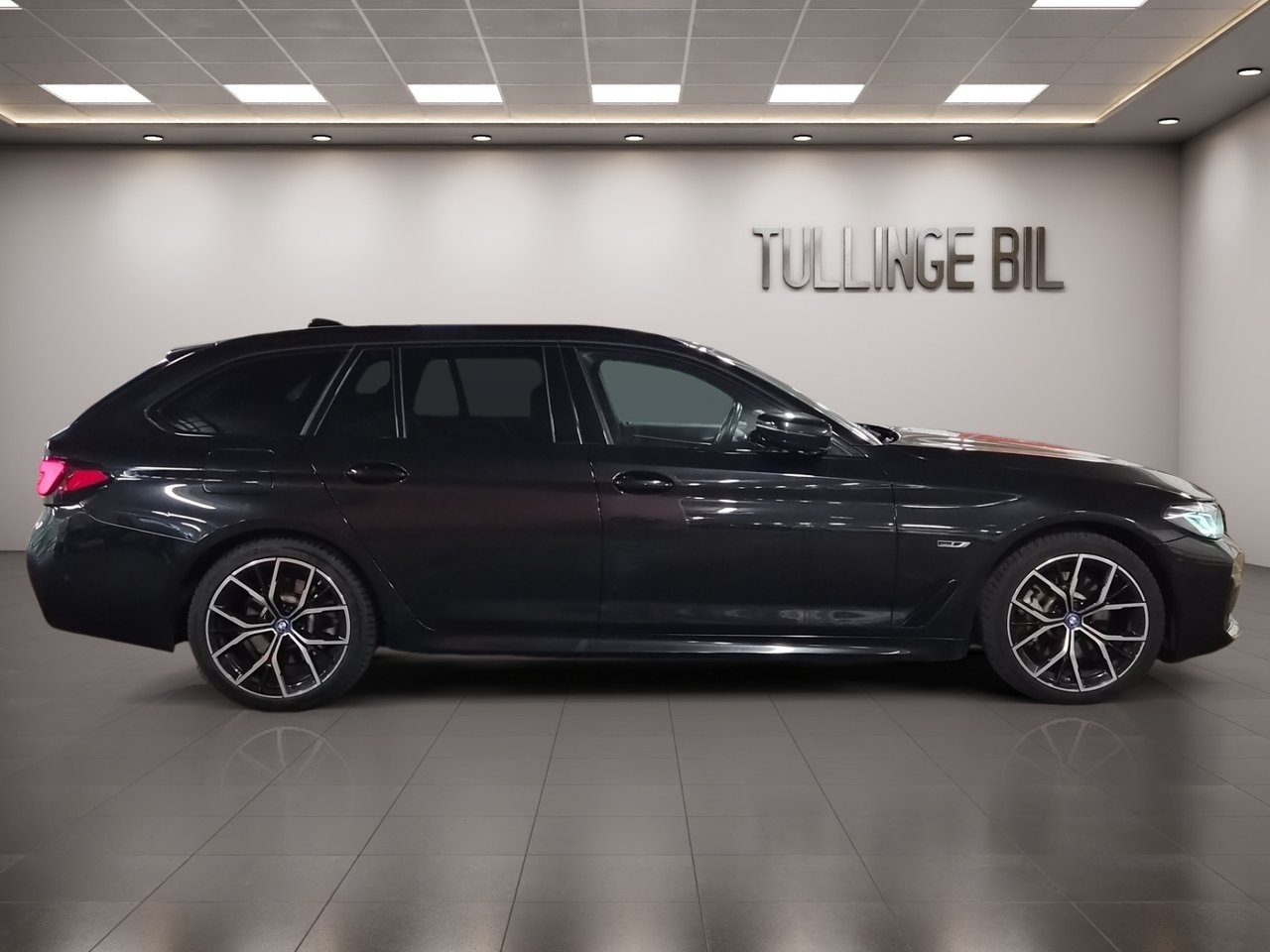 BMW 530 2022, photo 6/10