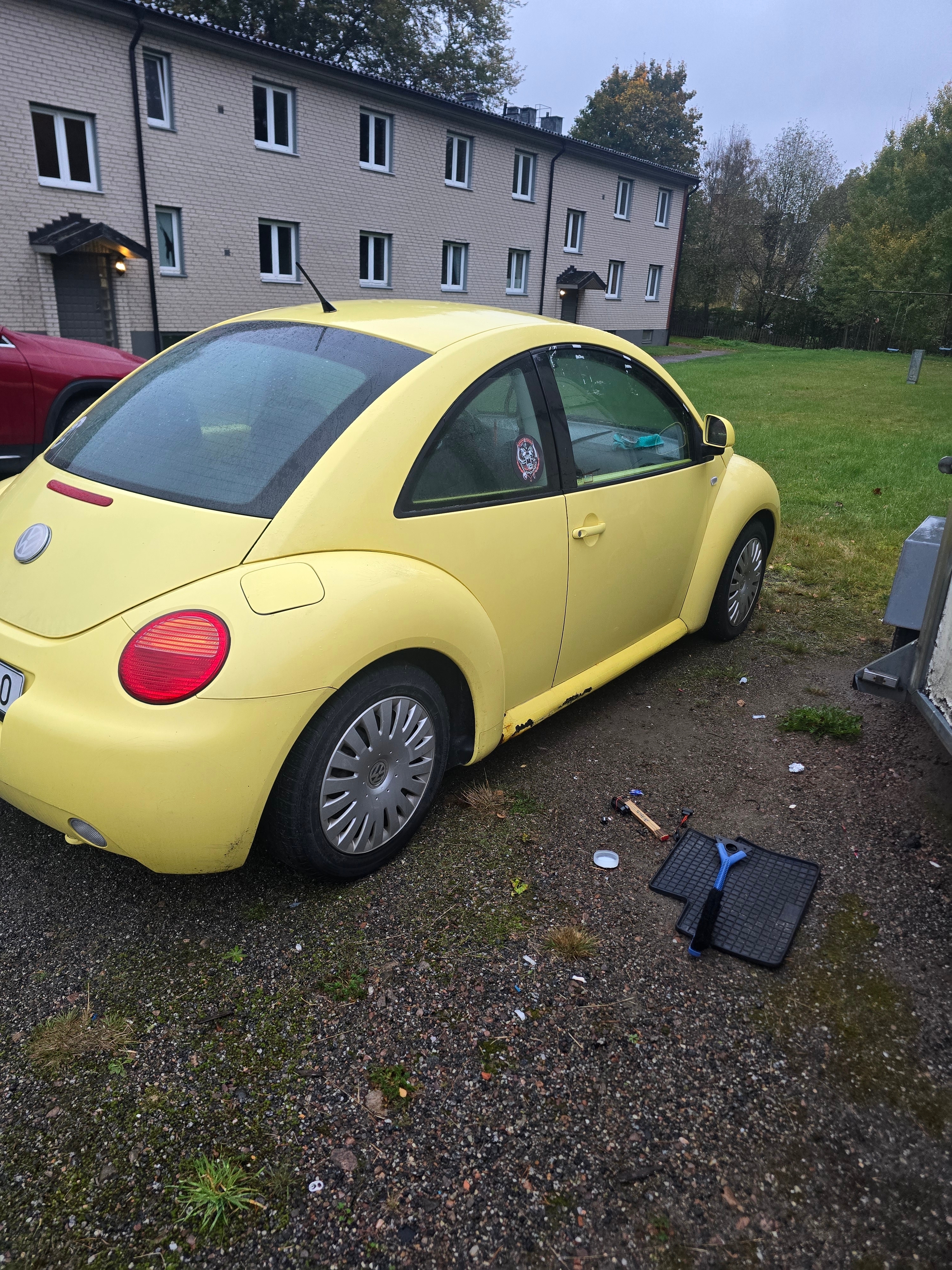 Volkswagen New Beetle 2.0 Manuell 1999, bild 3/6