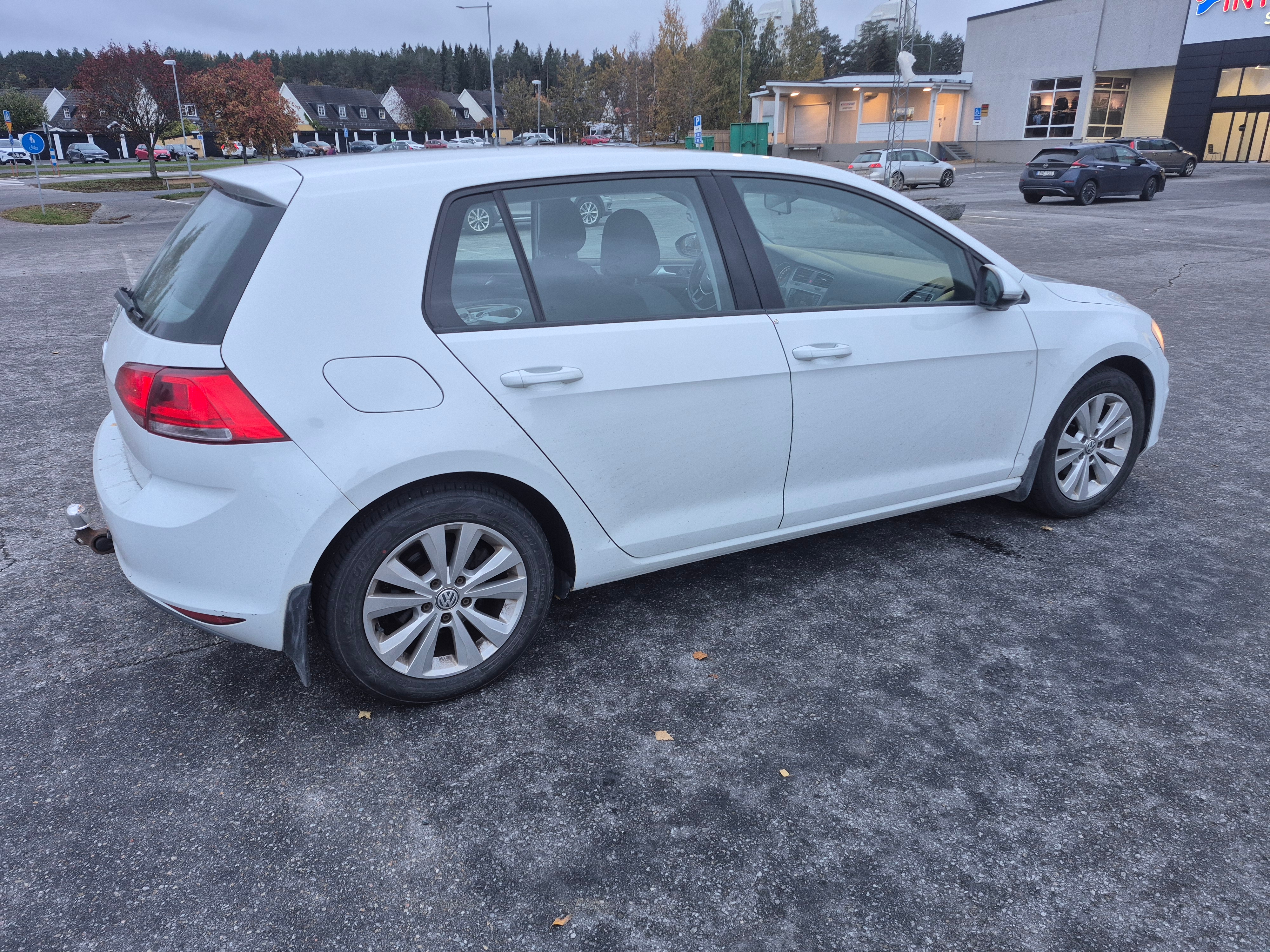 Volkswagen Golf 2015, photo 3/6