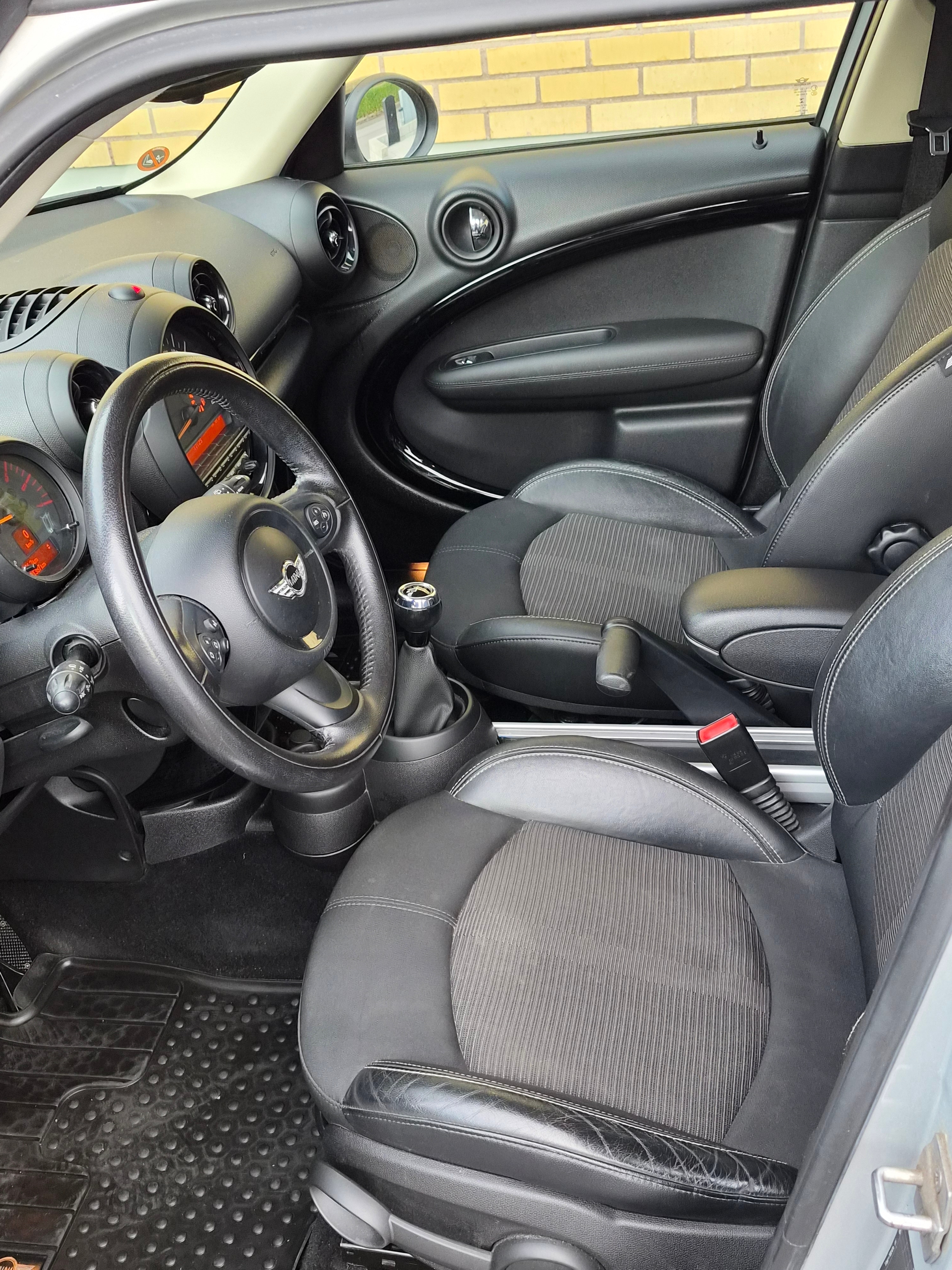 MINI Countryman Cooper D Manuell 2016, kuva 6/10
