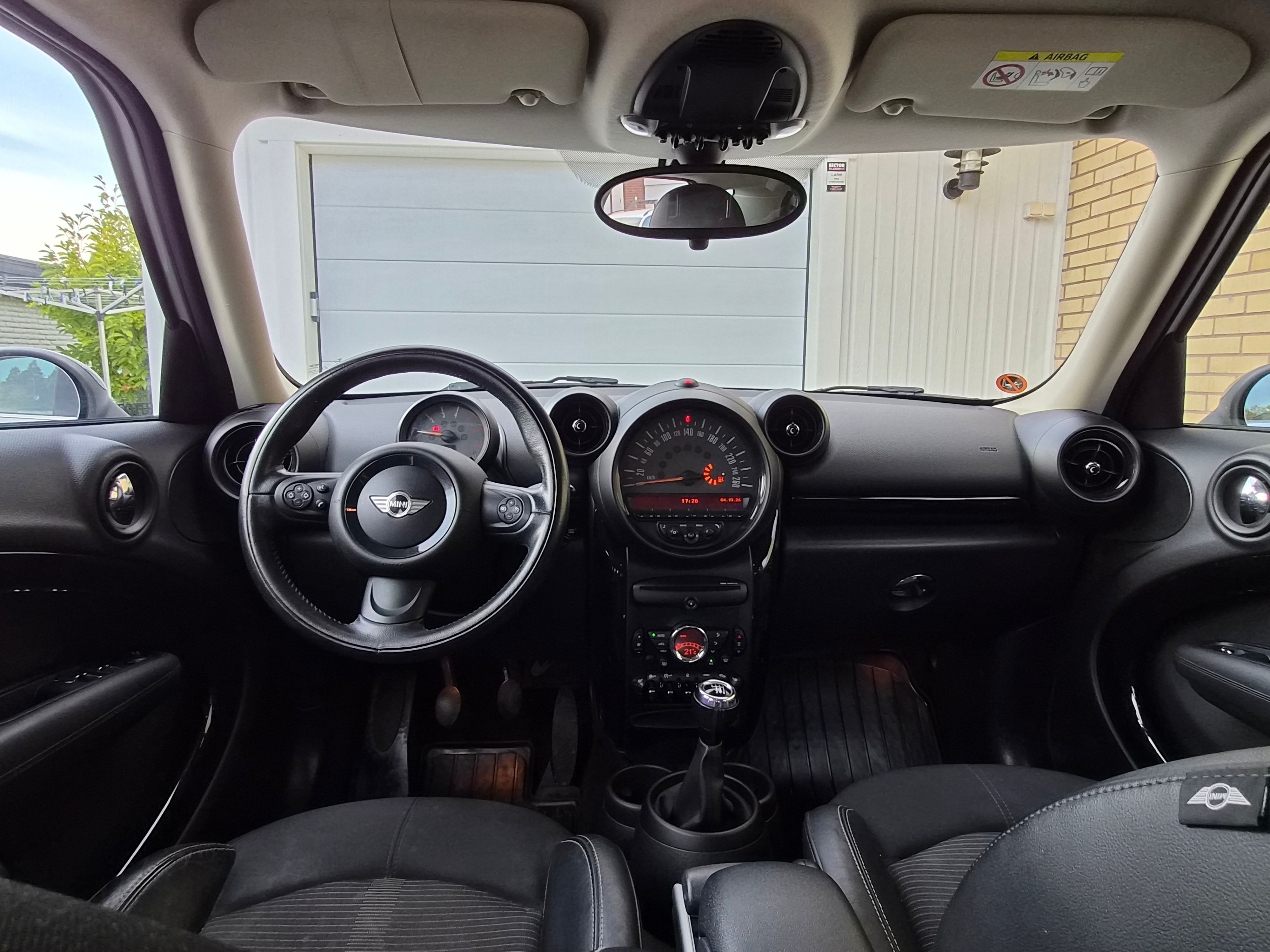 MINI Countryman Cooper D Manuell 2016, kuva 5/10