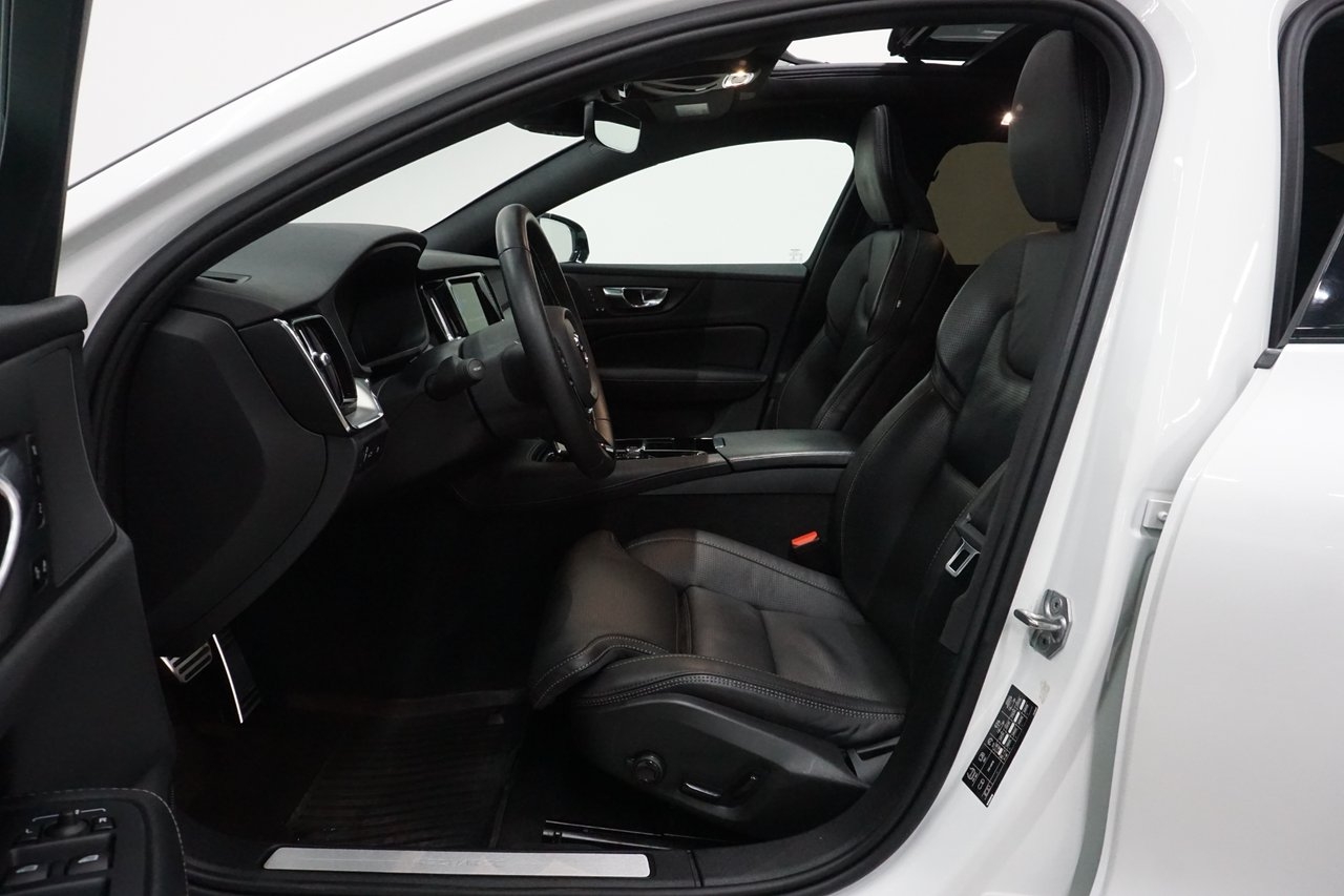 Volvo S60 Recharge T8 AWD R-Design 2021, photo 7/10