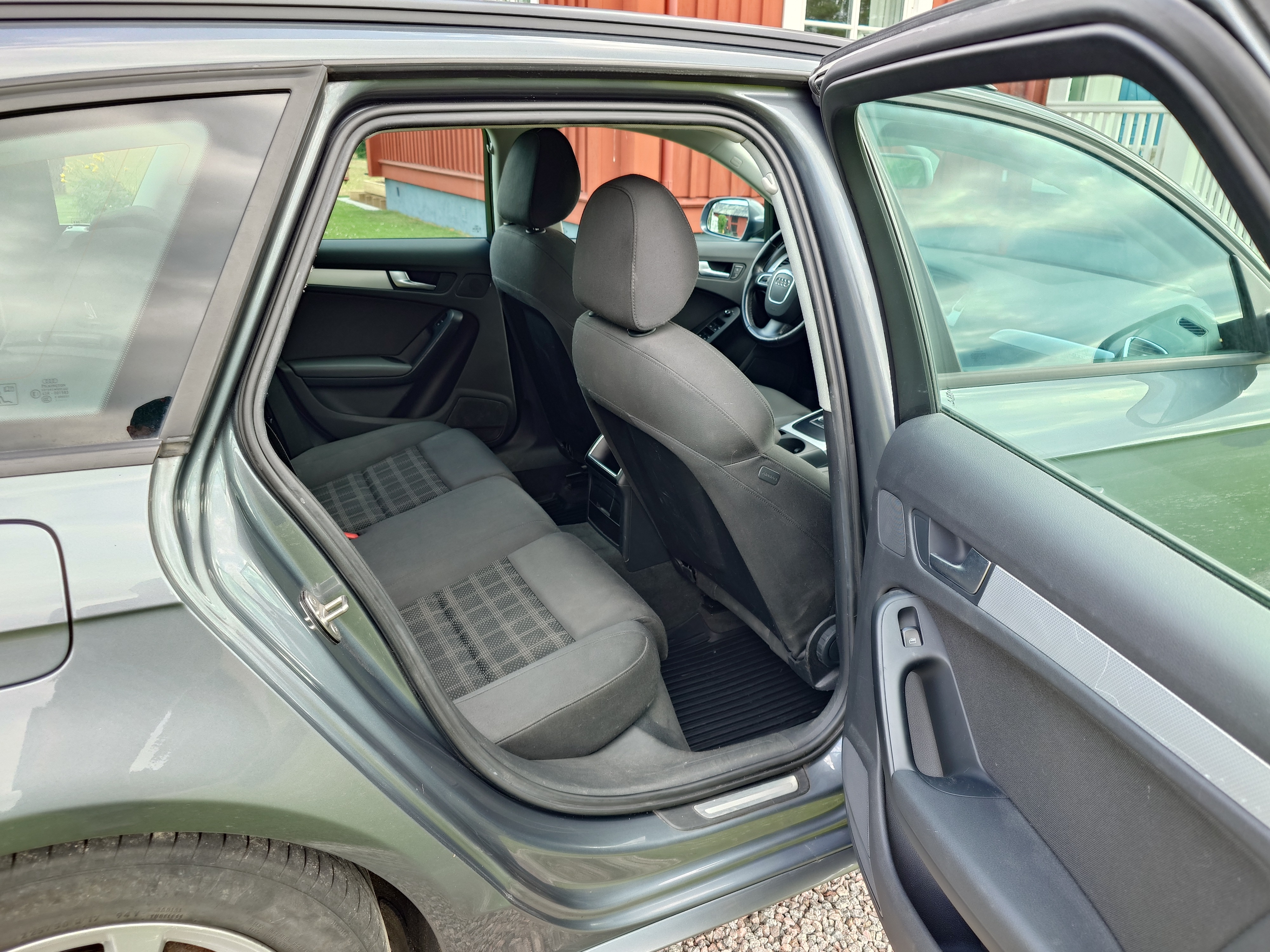 Audi A4 2012, kuva 6/8