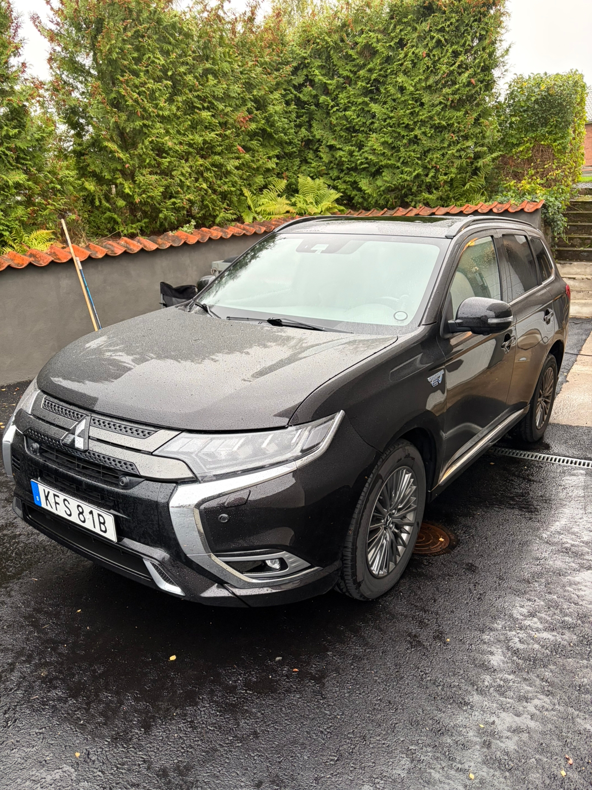 Mitsubishi Outlander PHEV CVT 2019, bild 2/9