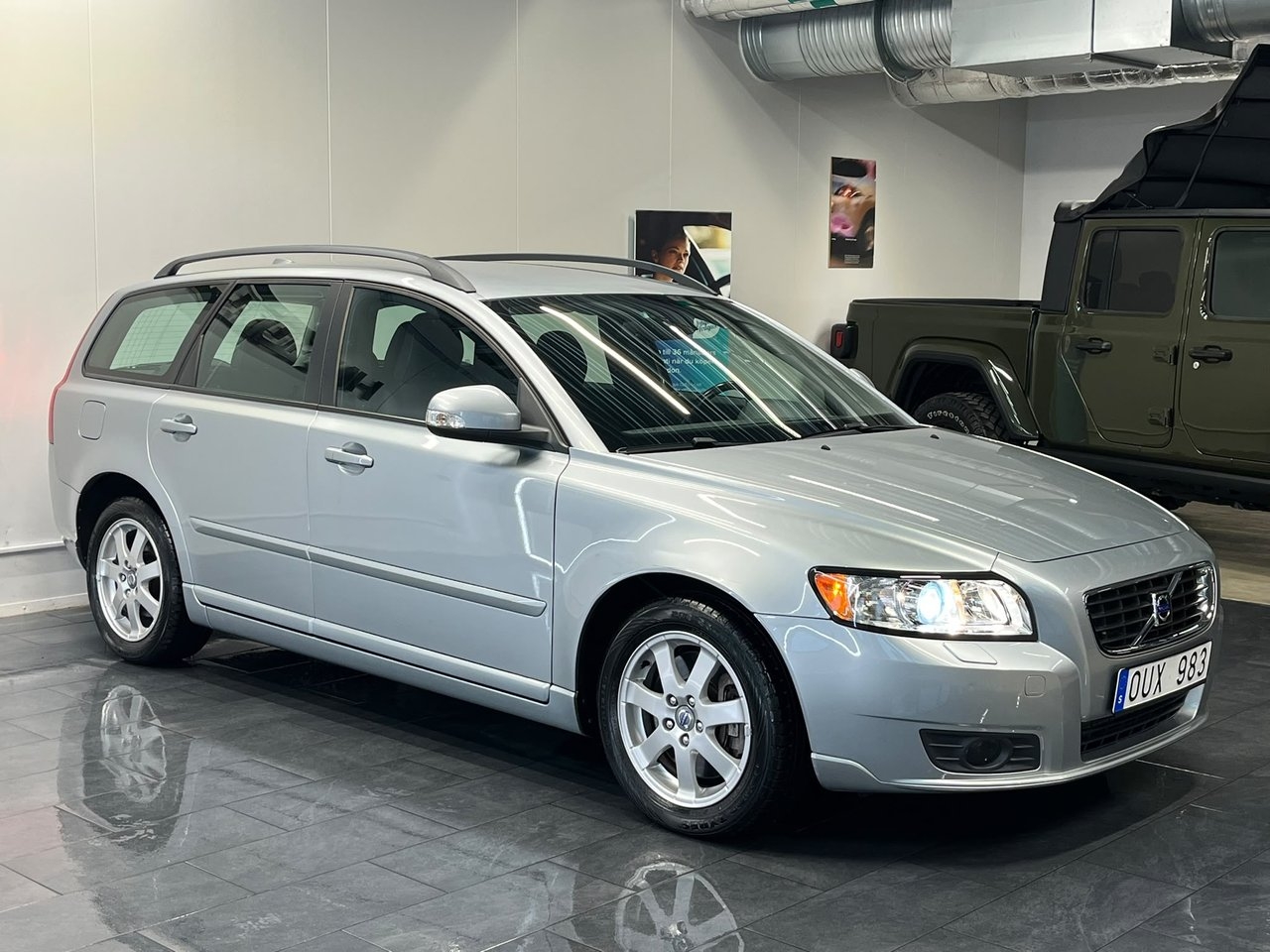 Volvo V50 D5 Geartronic Momentum 2010, kuva 5/10