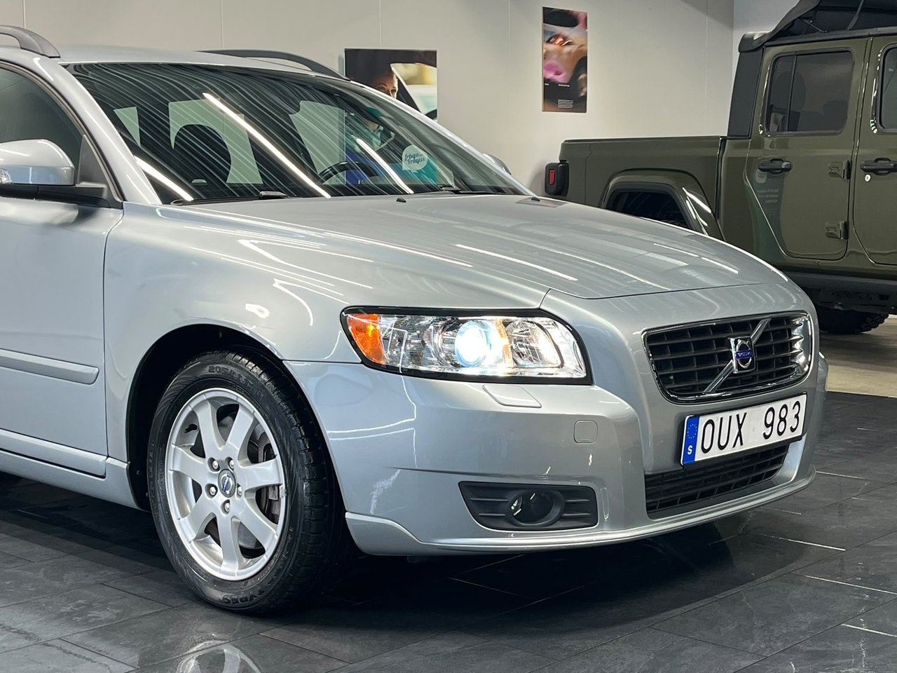 Volvo V50 D5 Geartronic Momentum 2010, kuva 6/10
