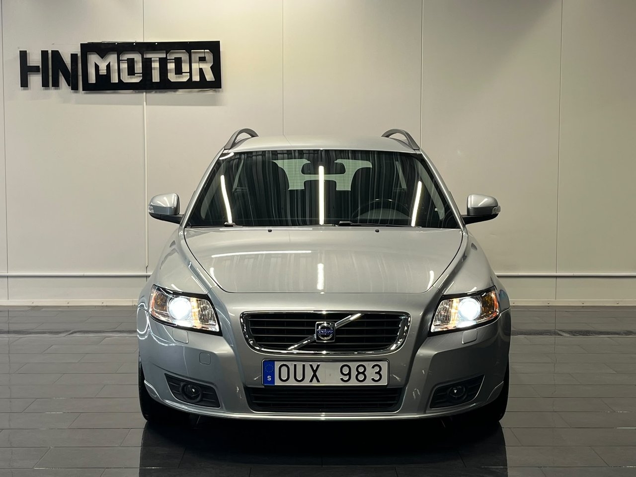 Volvo V50 D5 Geartronic Momentum 2010, kuva 4/10