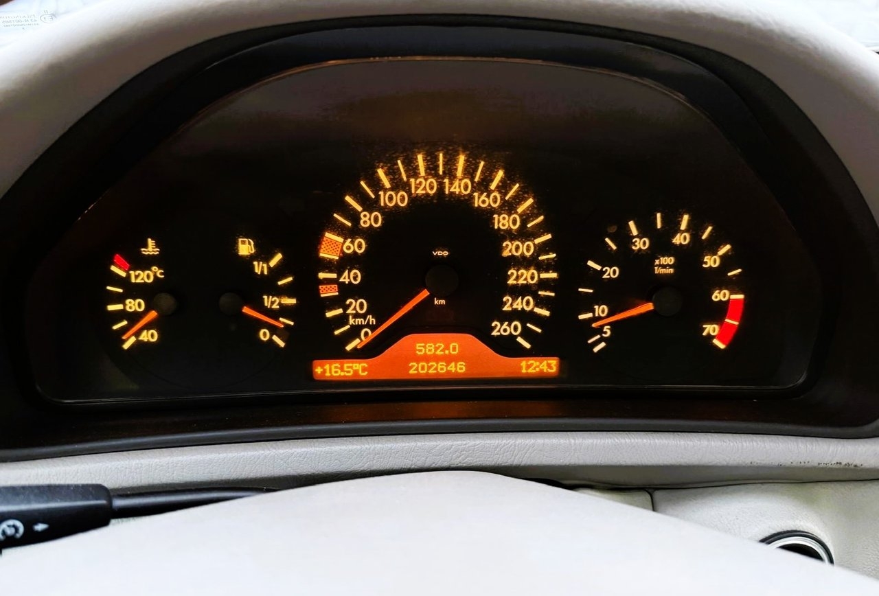 Mercedes-Benz CLK 320 Coupé Elegance 1998, photo 6/10