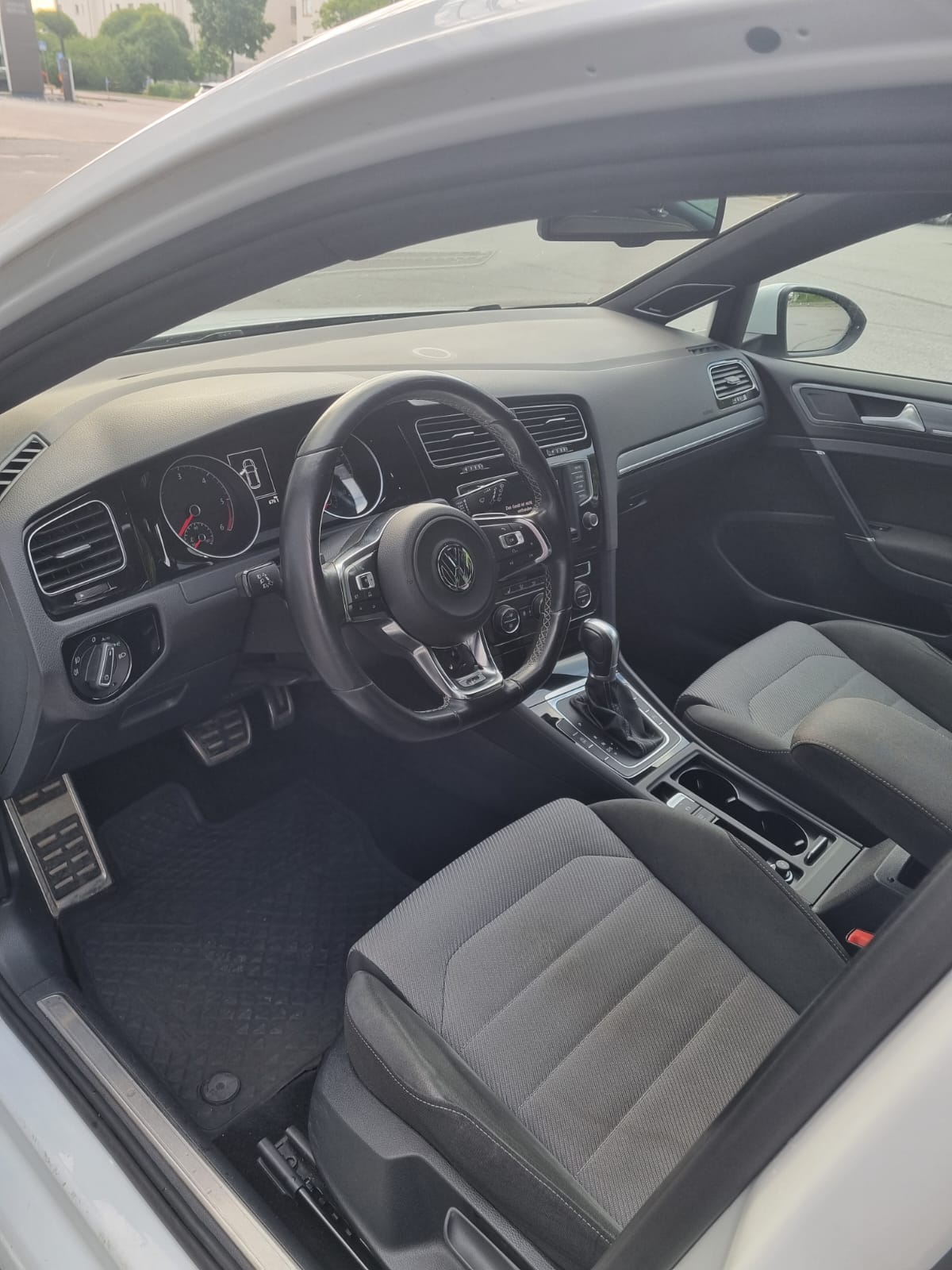 Volkswagen Golf 2016, photo 4/10