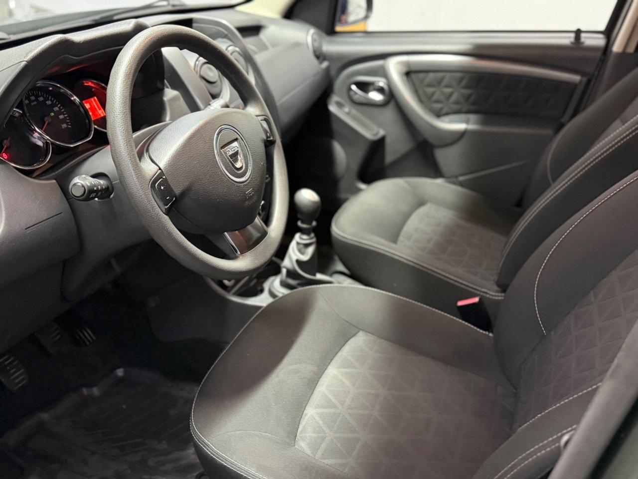 Dacia Duster 2015, kuva 7/9