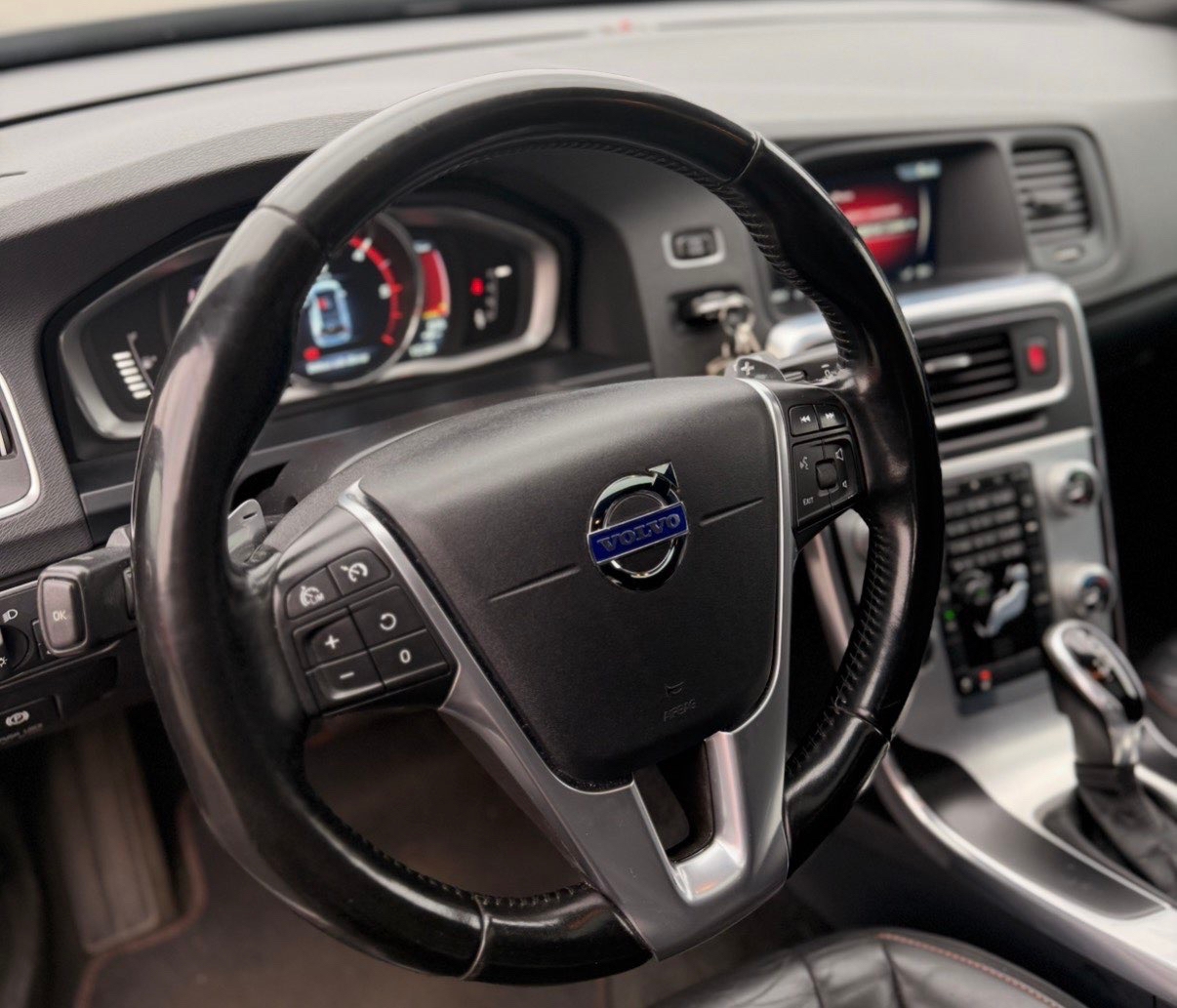 Volvo V60 D4 Ocean Race 2015, photo 6/10