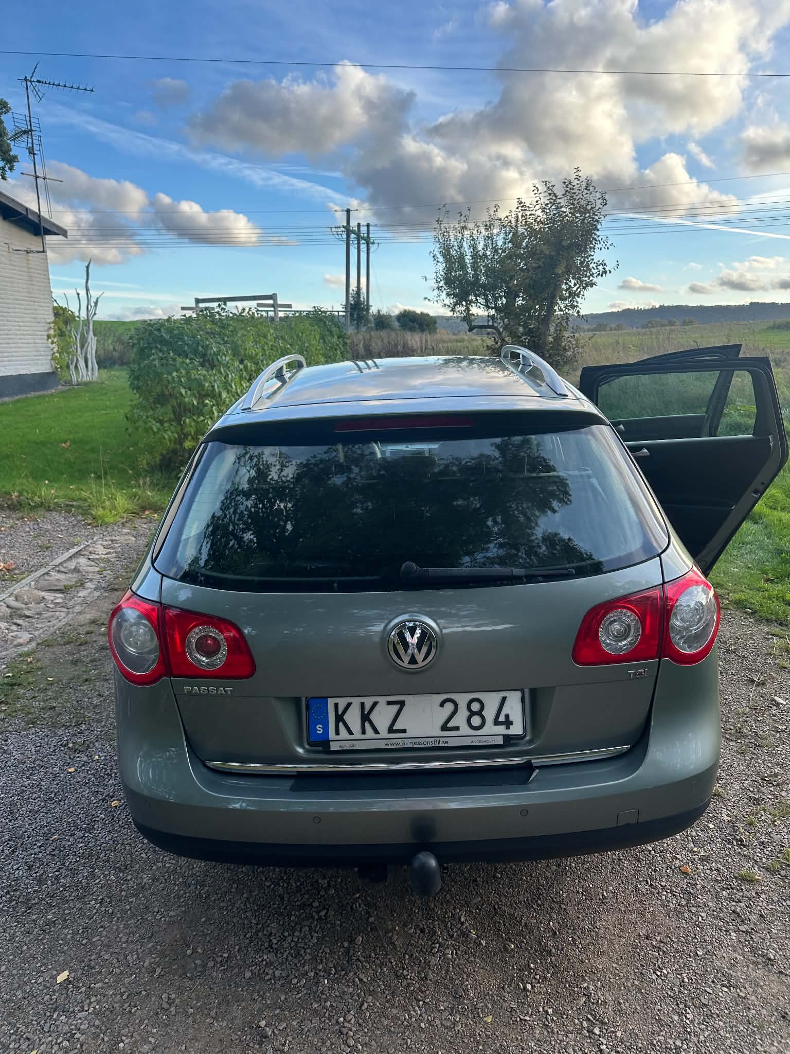 Volkswagen Passat 2010, photo 3/10