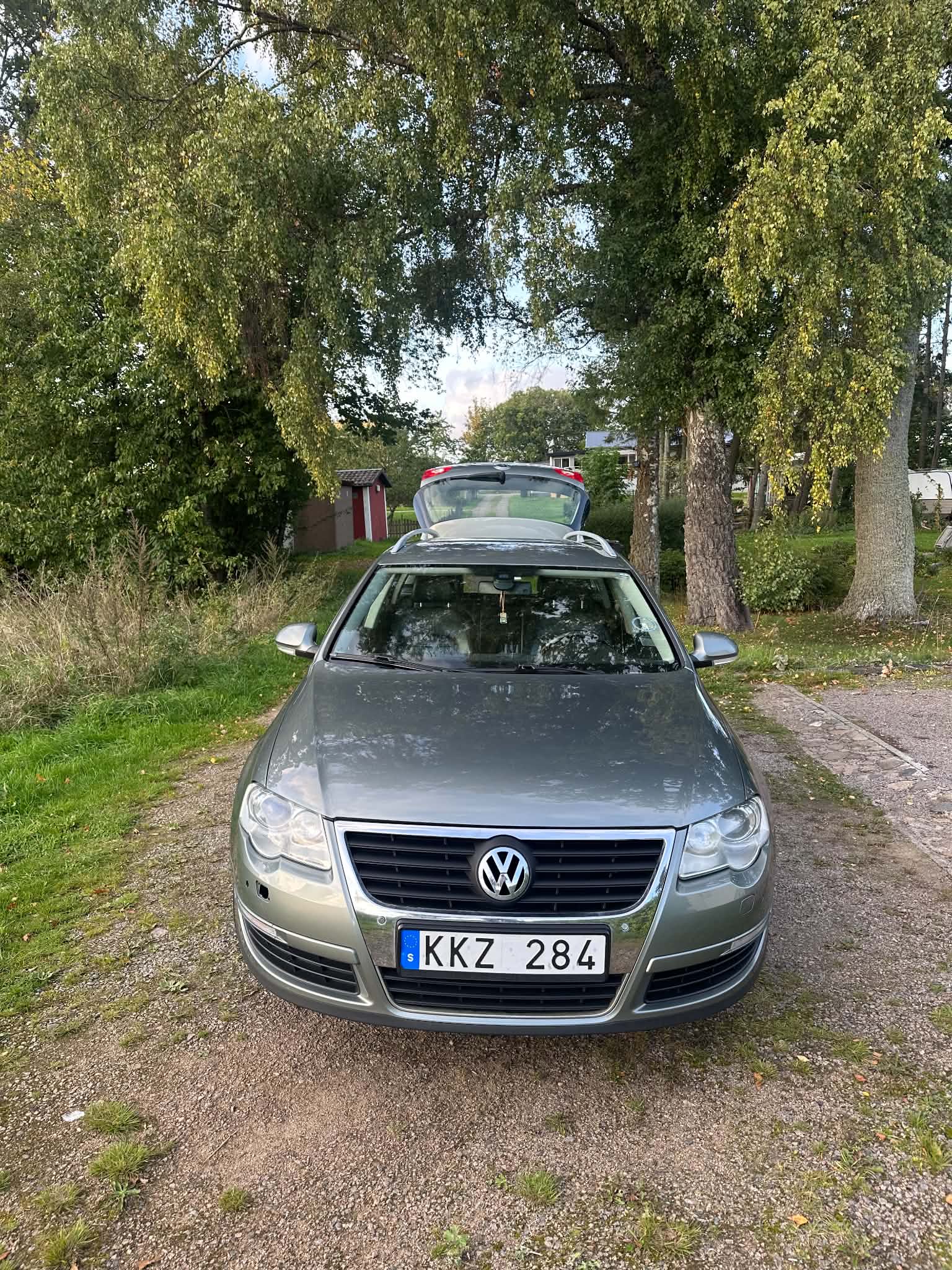 Volkswagen Passat 2010, photo 2/10