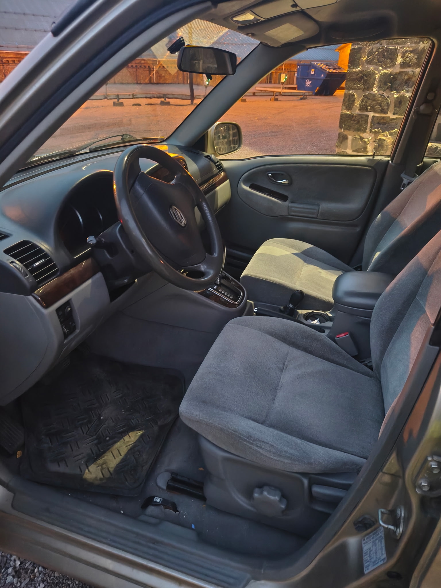 Suzuki Grand Vitara 2004, bild 4/4