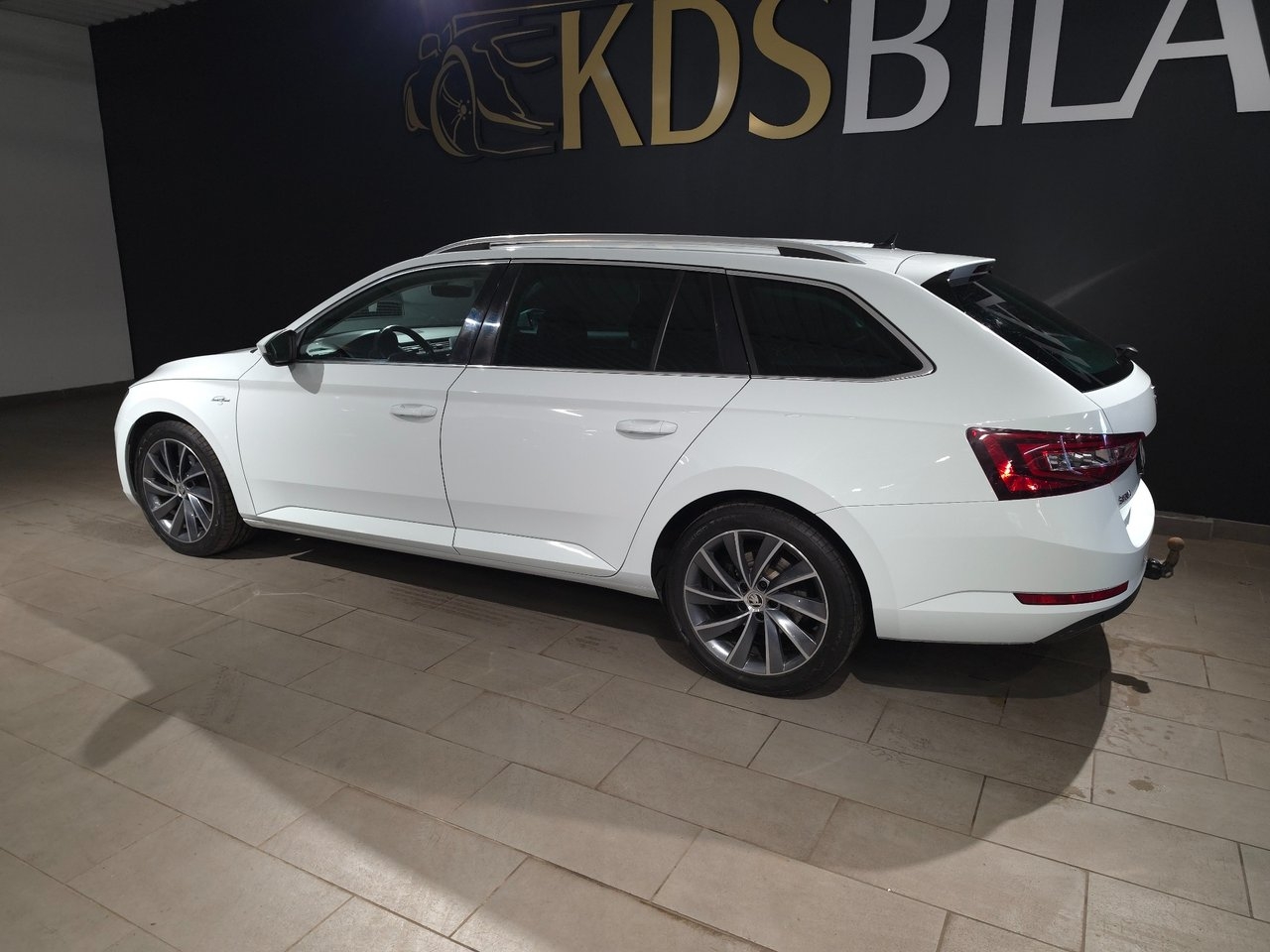 Skoda Superb 2016, bild 3/10