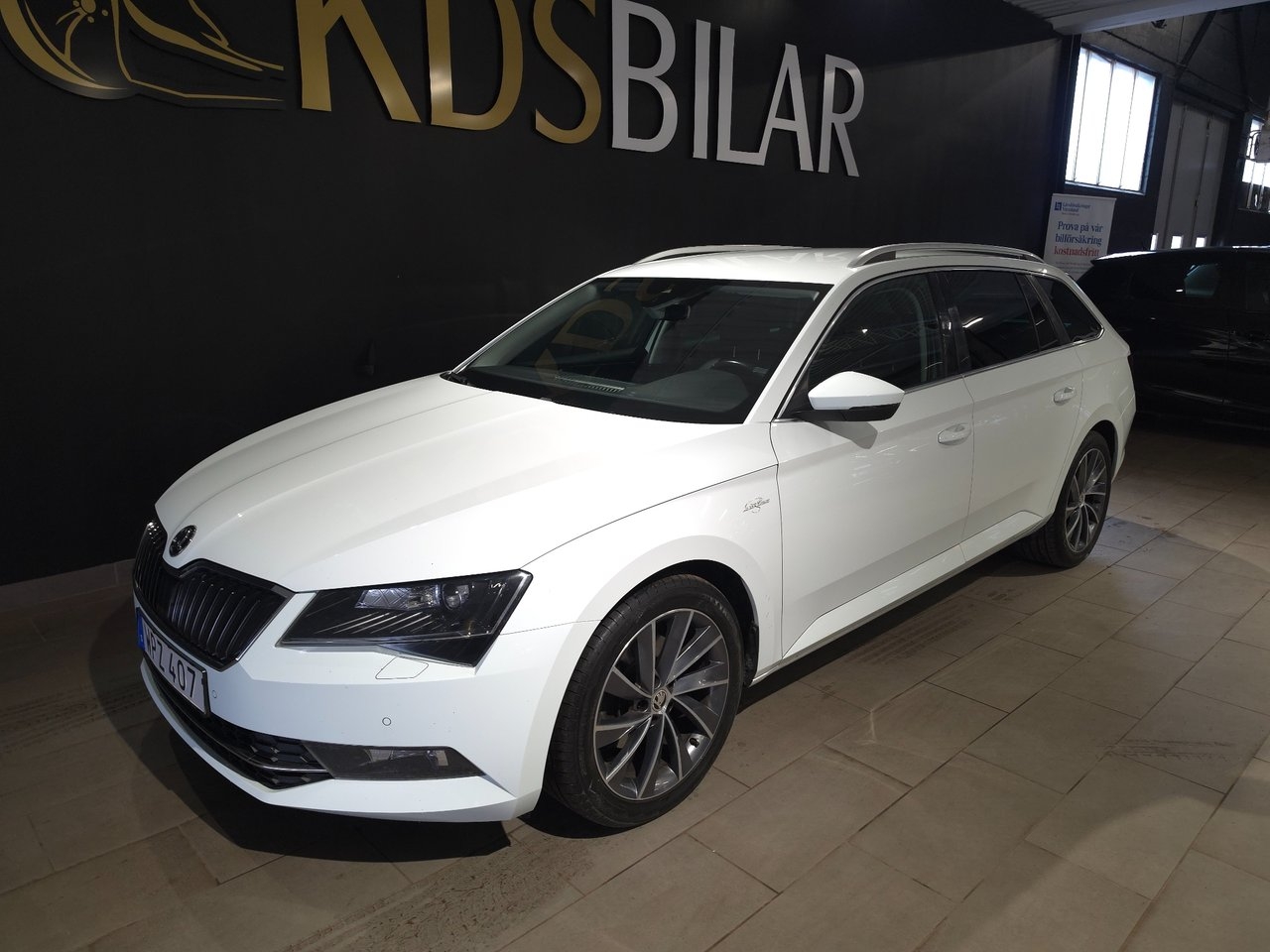Skoda Superb 2016, bild 2/10