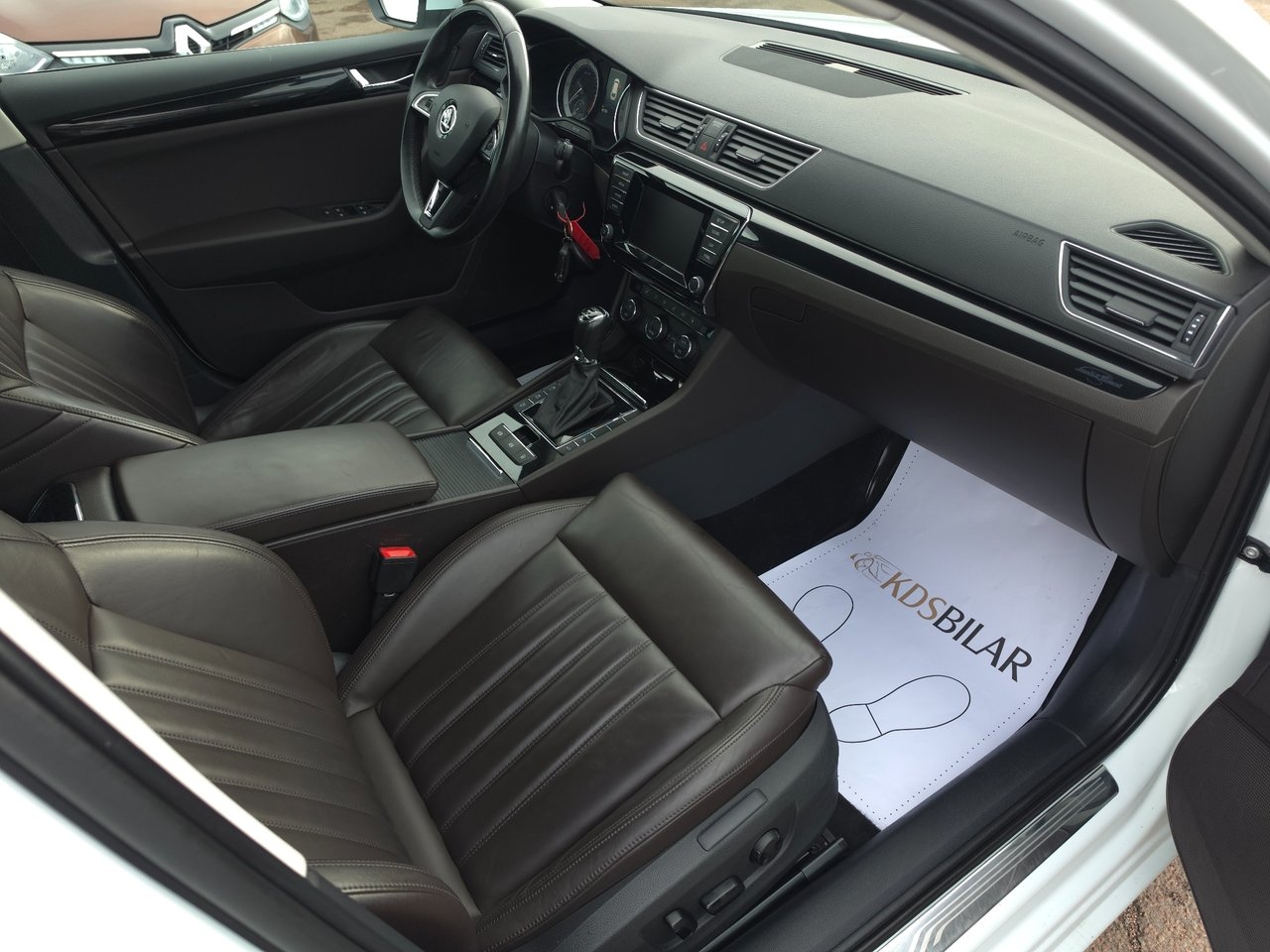 Skoda Superb 2016, bild 7/10