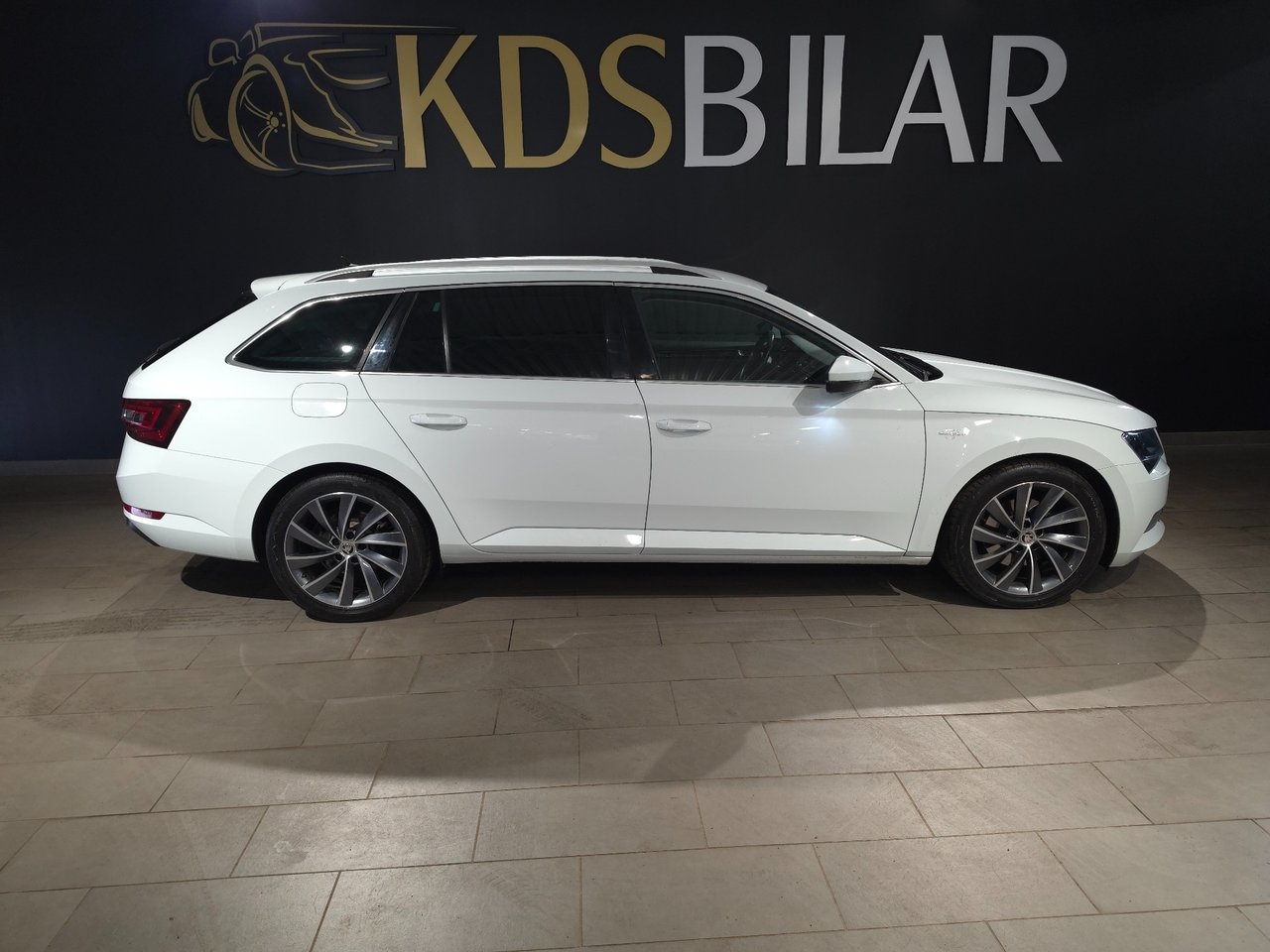 Skoda Superb 2016, bild 4/10