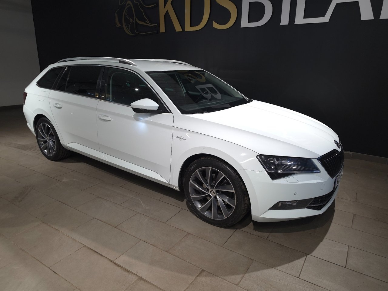 Skoda Superb 2016, bild 6/10
