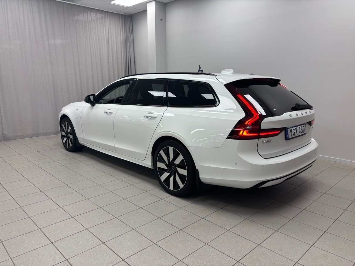 Volvo V90 T6 Plus Dark Nordic Edition 2025, bild 3/10