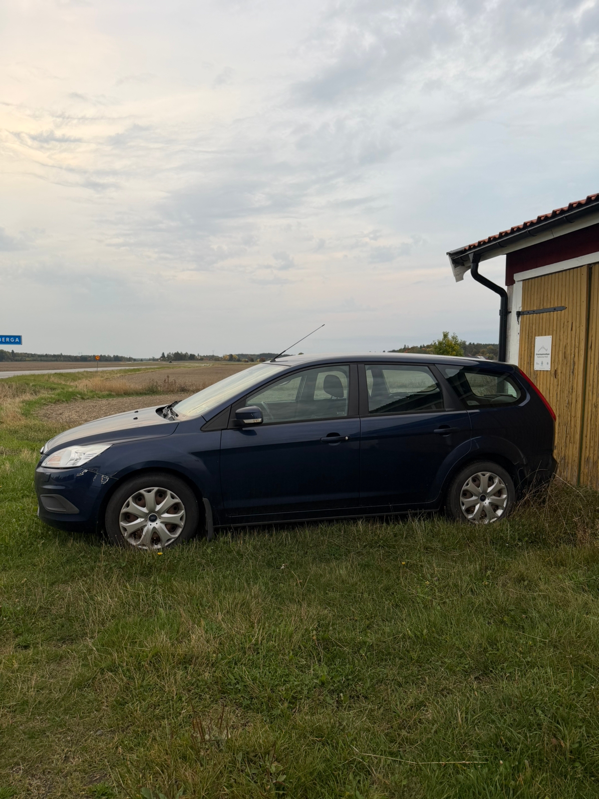 Ford Focus Kombi 1.6 TDCi Manuell 2011, kuva 2/3