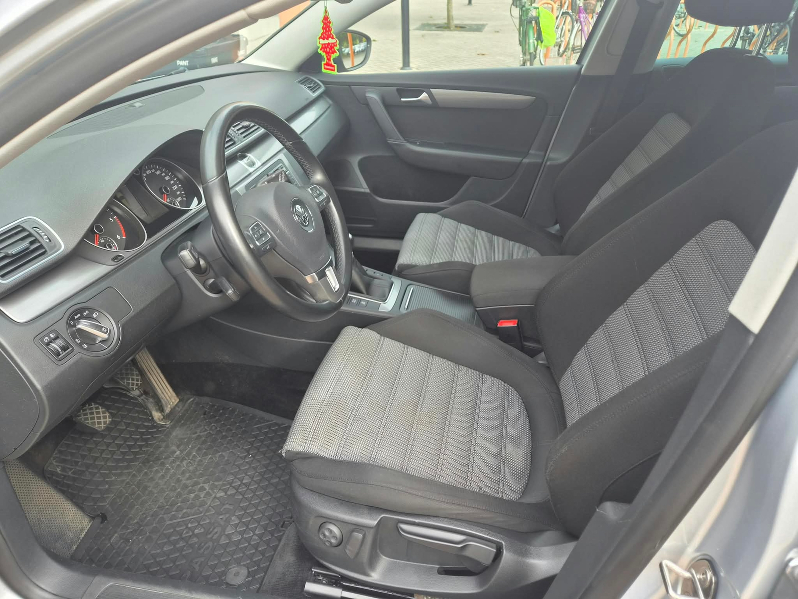 Volkswagen Passat 2012, bild 7/10