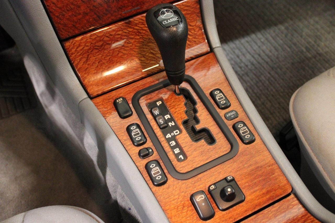 Mercedes-Benz E 200 Automatisk 1999, kuva 6/9