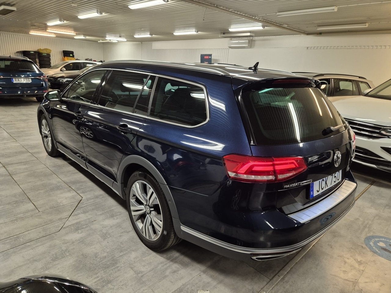 Volkswagen Passat Alltrack 2.0 TDI SCR 2017, kuva 2/10